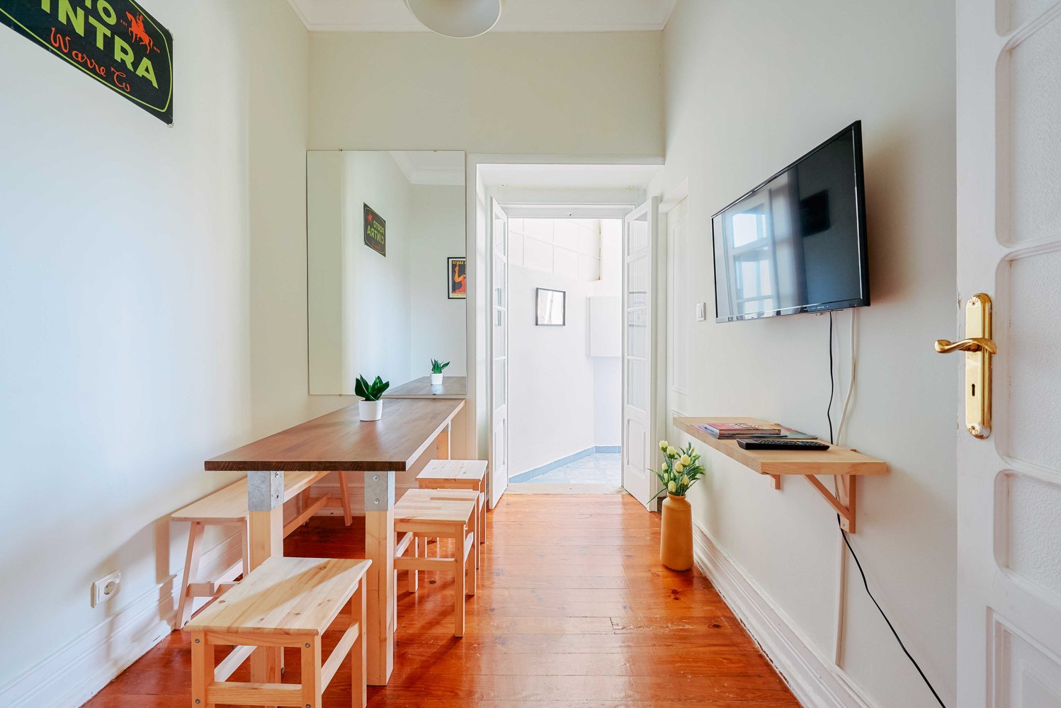 rent room lisbon shared living room campo pequeno