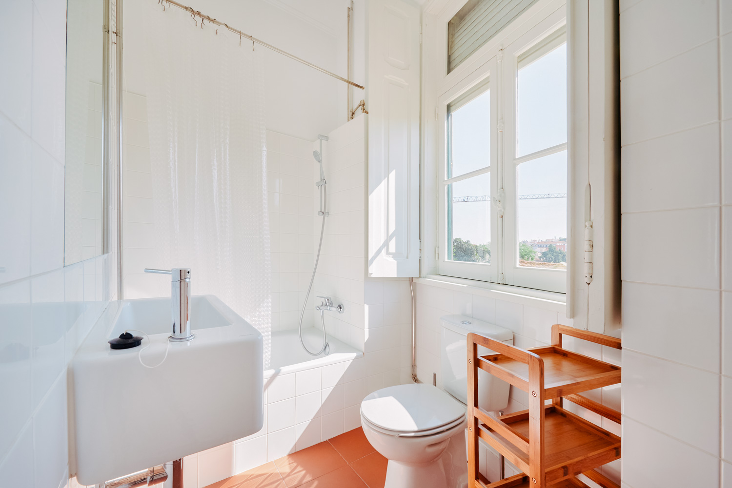 Rent Room Lisbon – Príncipe Real 6# – Bathroom