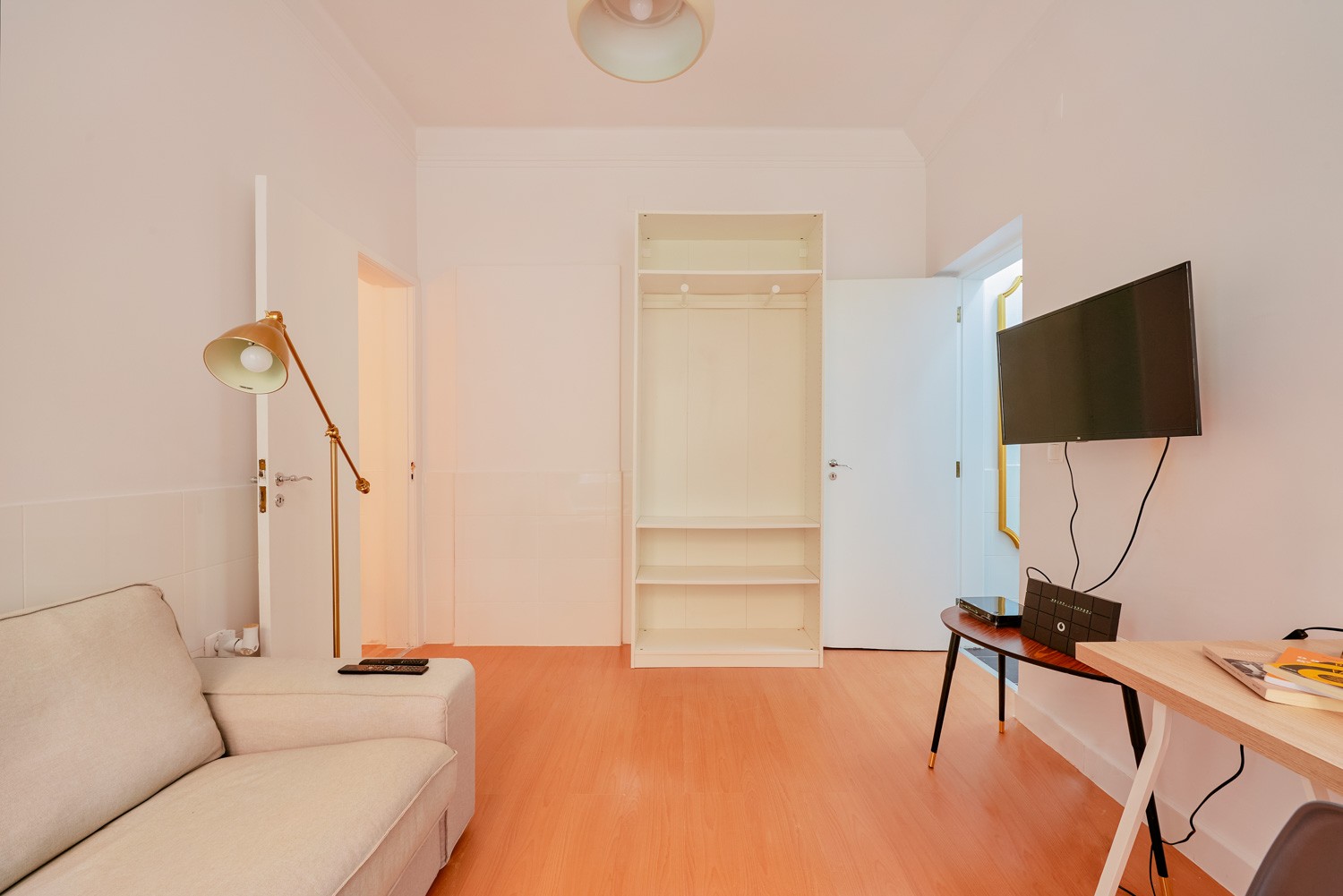 Rent Room Lisbon – Marquês de Pombal 8# – Living Room