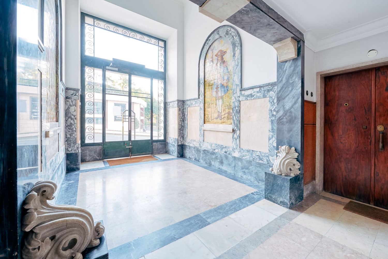 Rent Room Lisbon – Marquês de Pombal 8# – Building