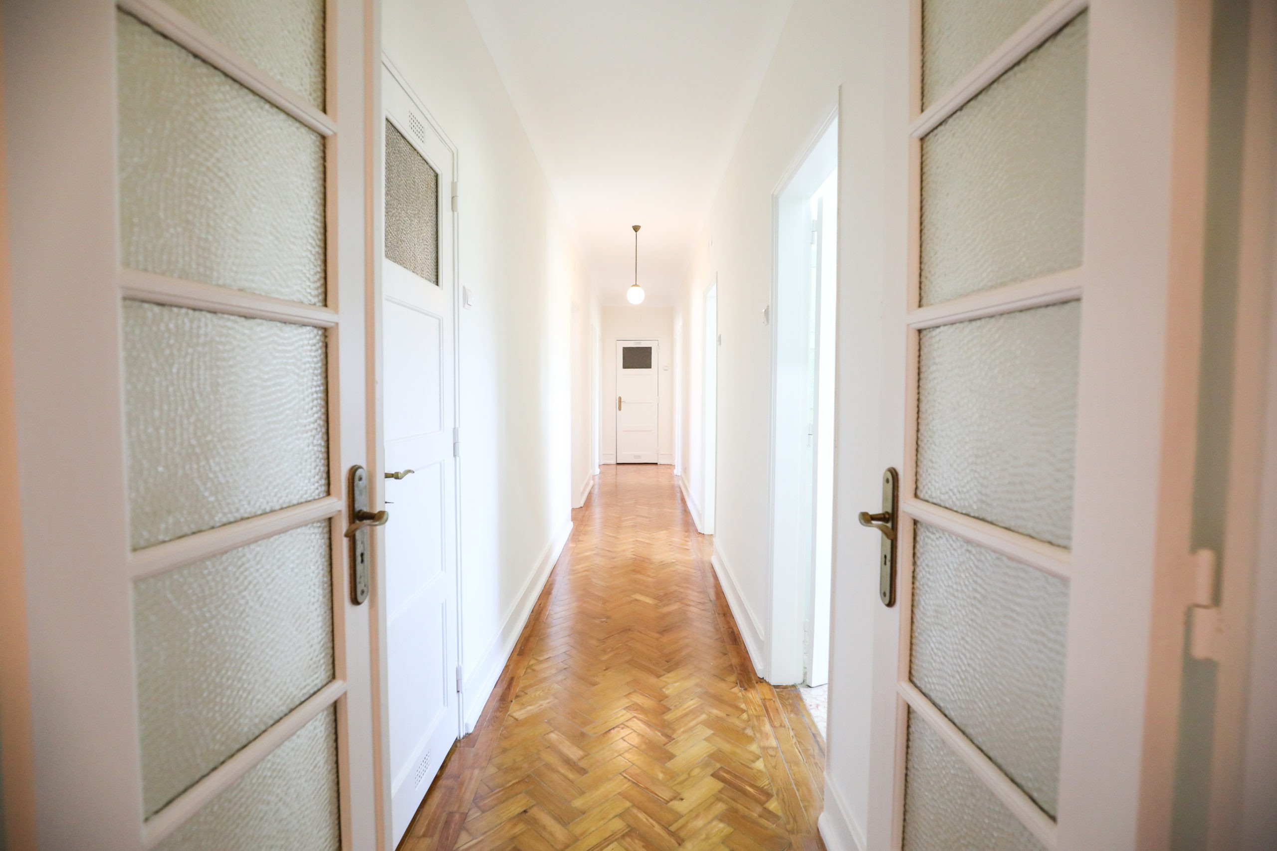 Rent Room Lisbon – Areeiro 6# – Hallway