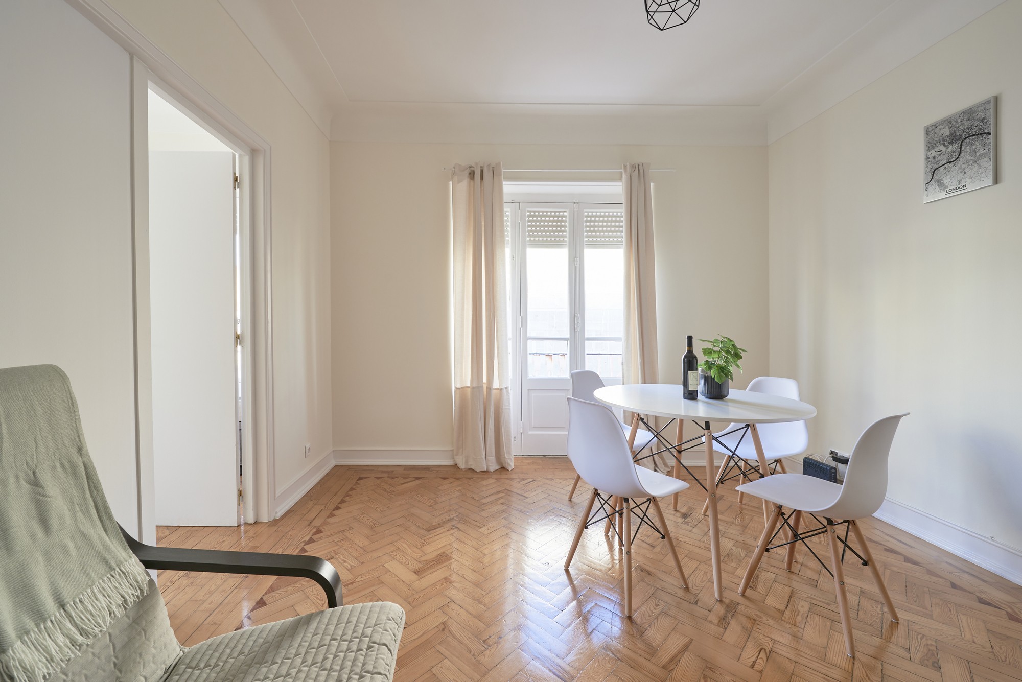 Rent Room Lisbon – Arroios 7# – Living Room