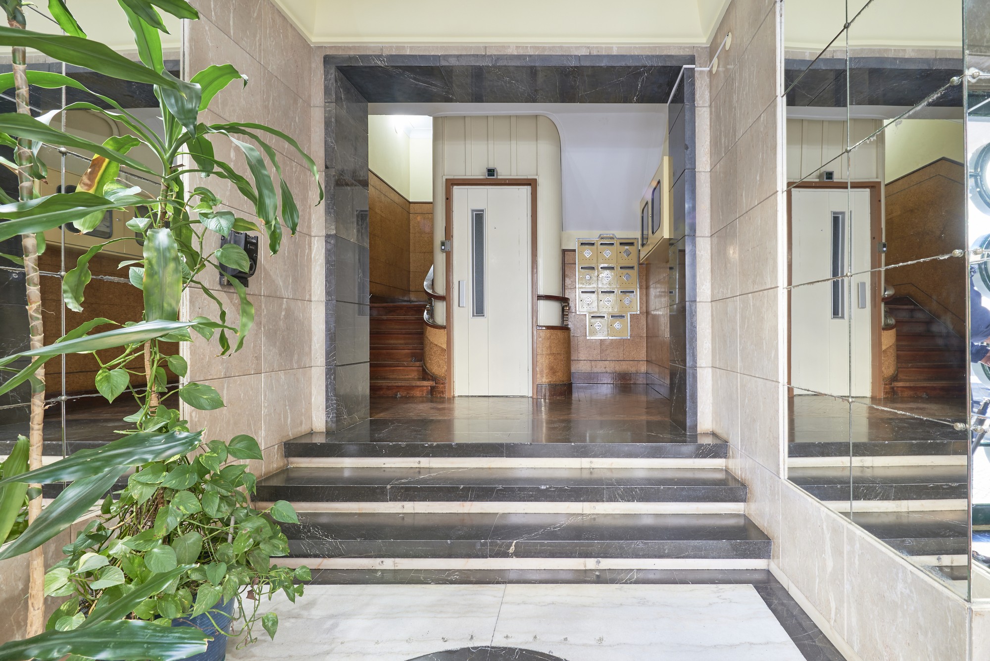 Rent Room Lisbon – Arroios 7# – Building