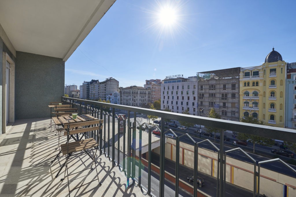 Rent Room Lisbon – Campo Pequeno 4# – Balcony