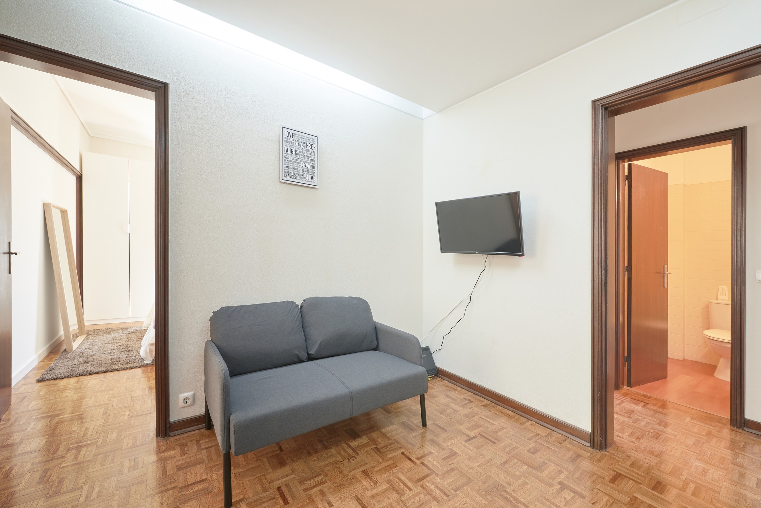 Rent Room Lisbon – Campo Pequeno 4# – Living Room
