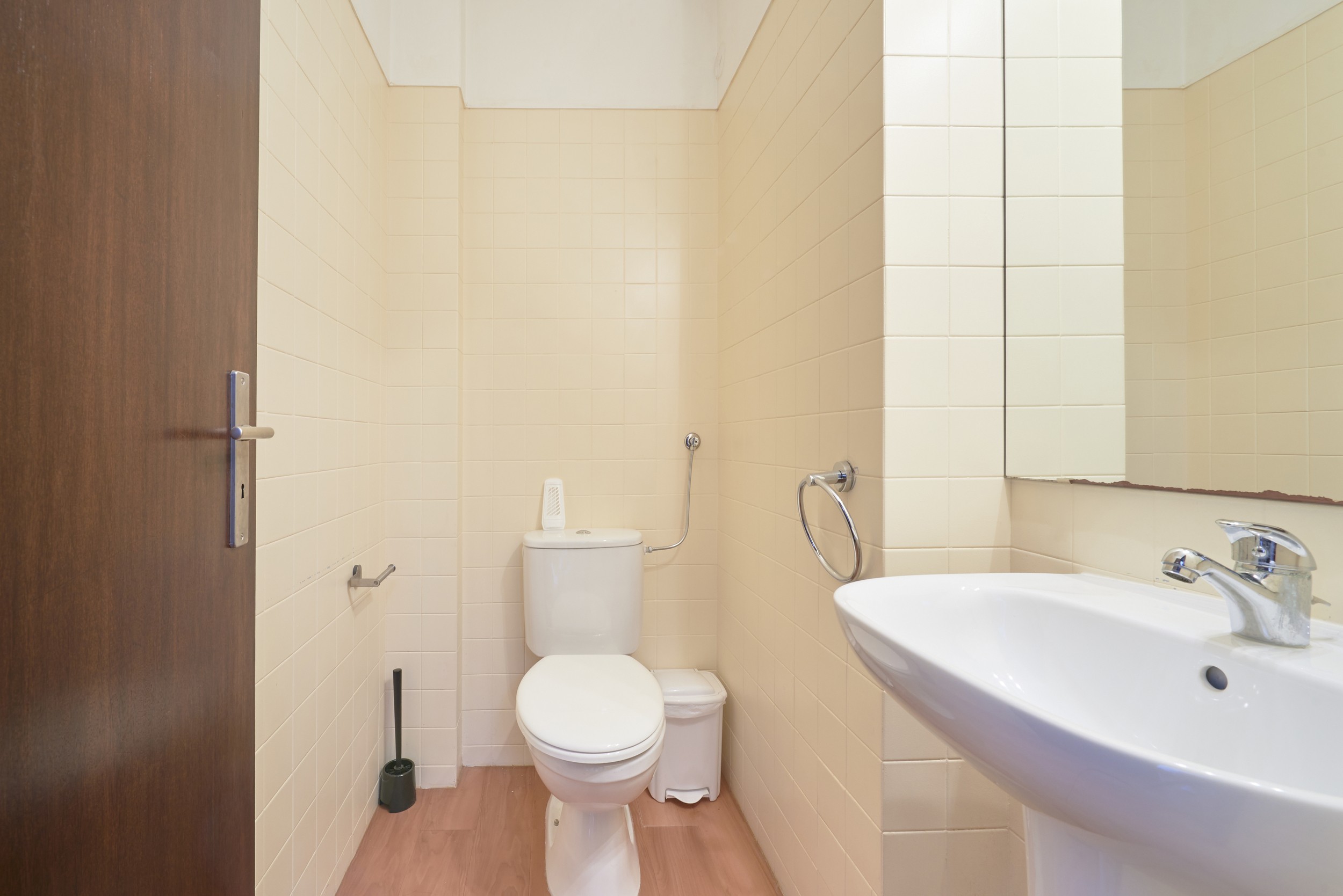 Rent Room Lisbon – Campo Pequeno 4# – Bathroom