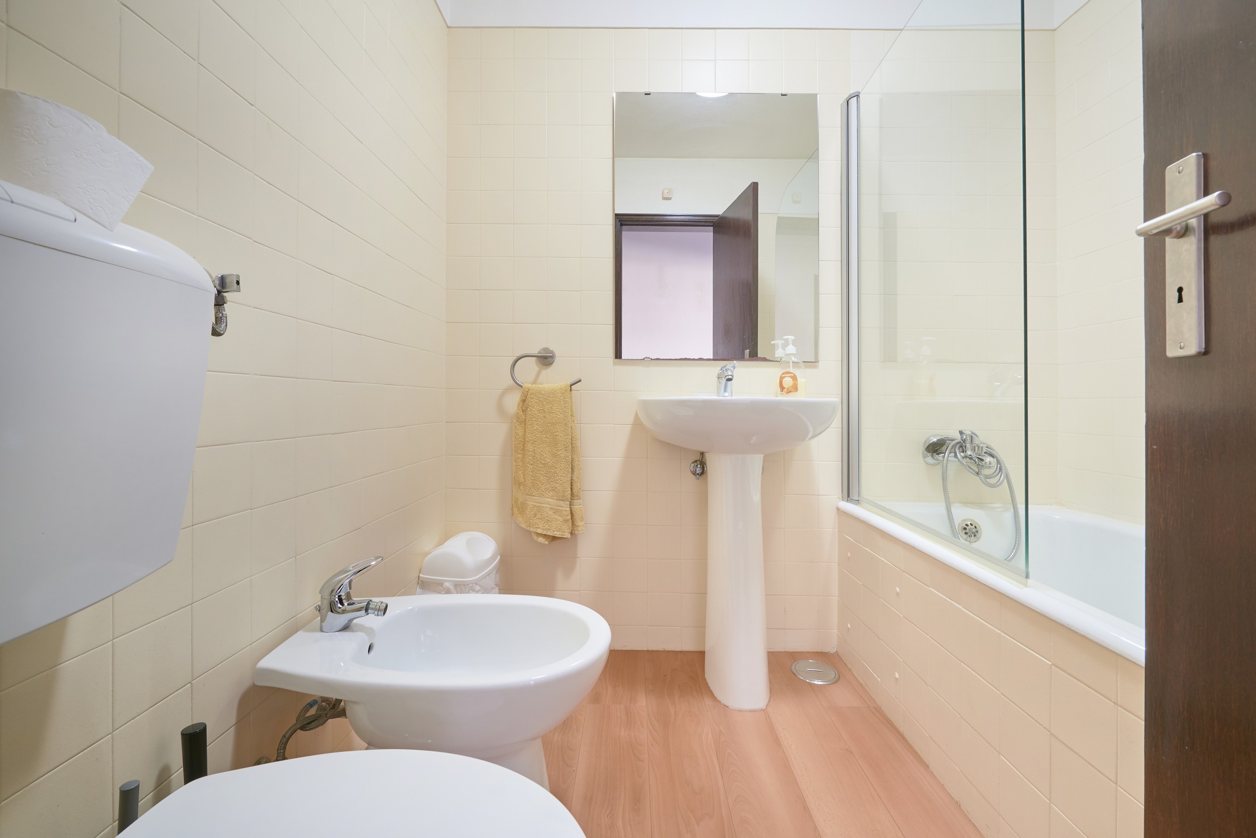 Rent Room Lisbon – Campo Pequeno 4# – Bathroom