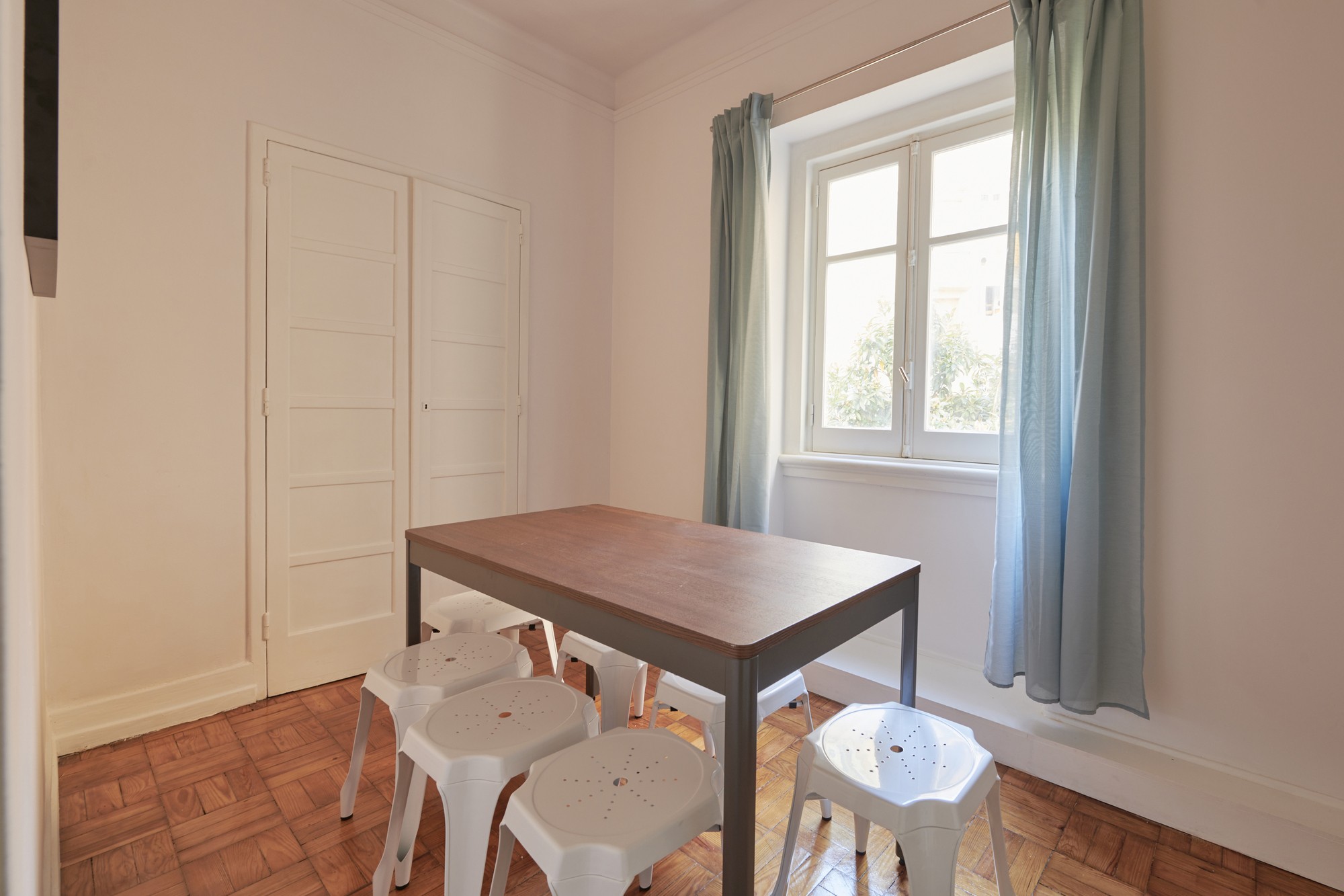 Rent Room Lisbon – Marquês de Pombal 7# – Living Room