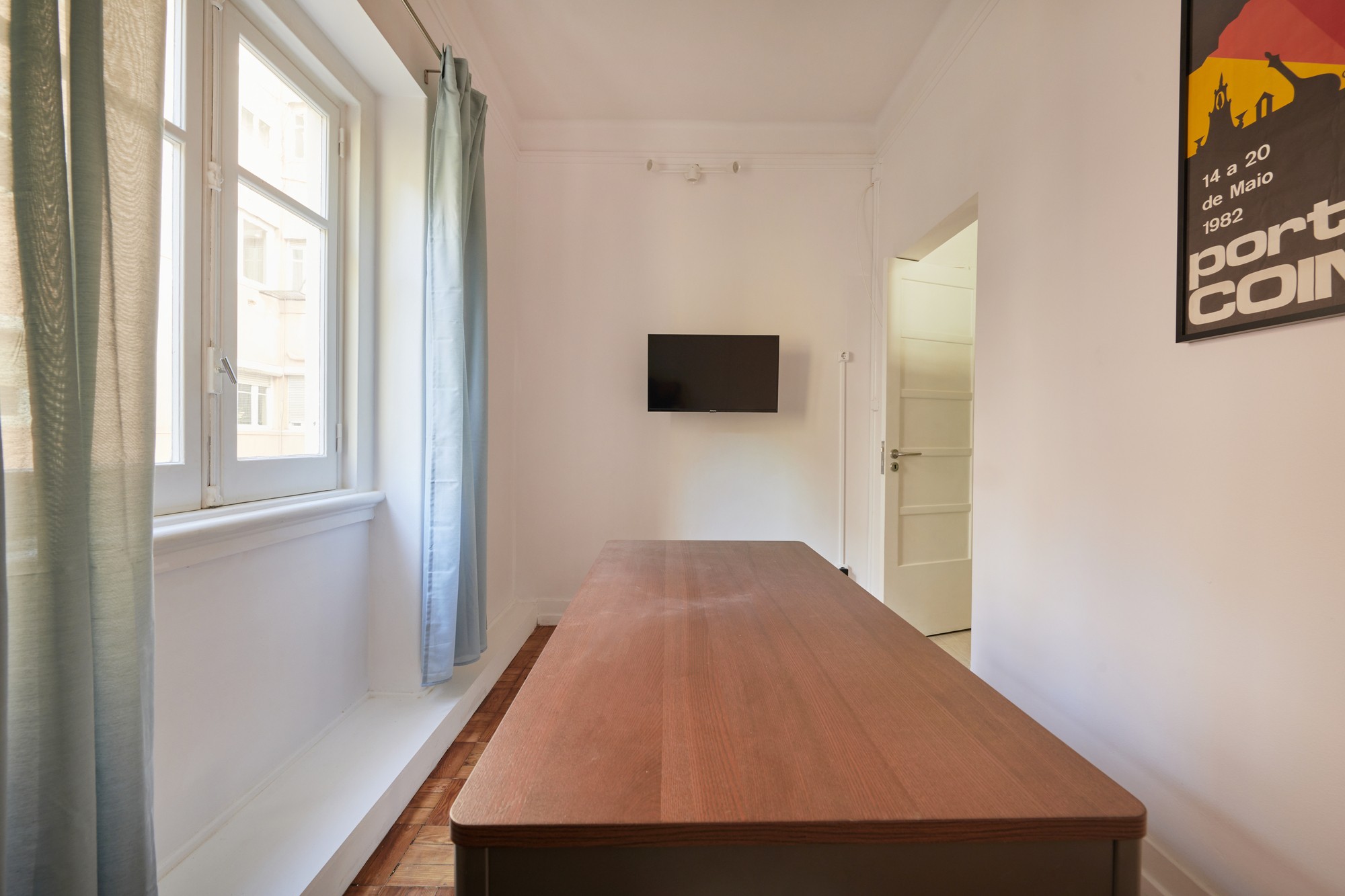 Rent Room Lisbon – Marquês de Pombal 7# – Dining Room