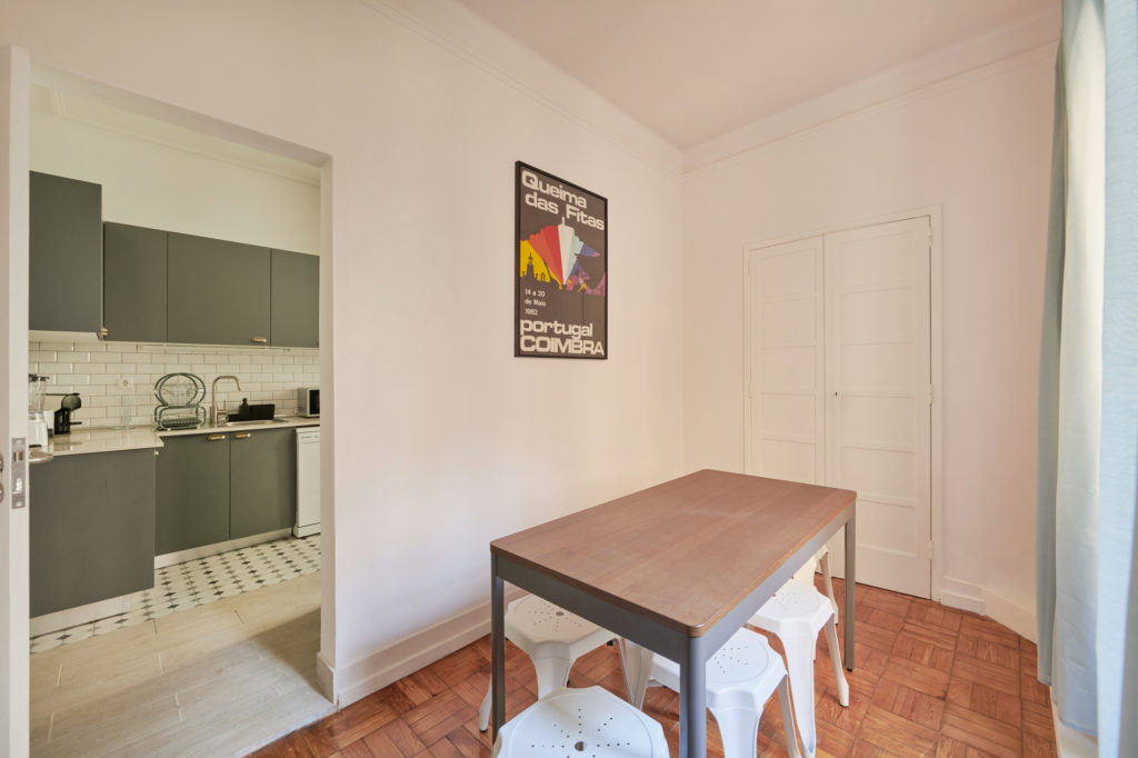 Rent Room Lisbon – Marquês de Pombal 7# – Dining Room