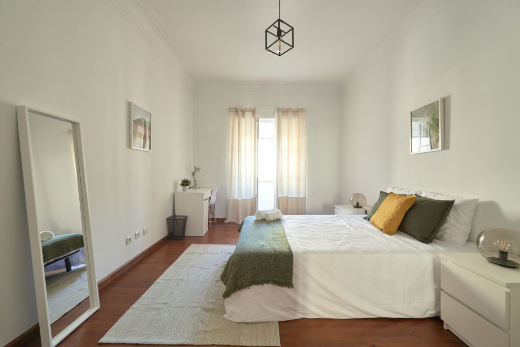 Rent Room Lisbon – Areeiro 11# – Room 4