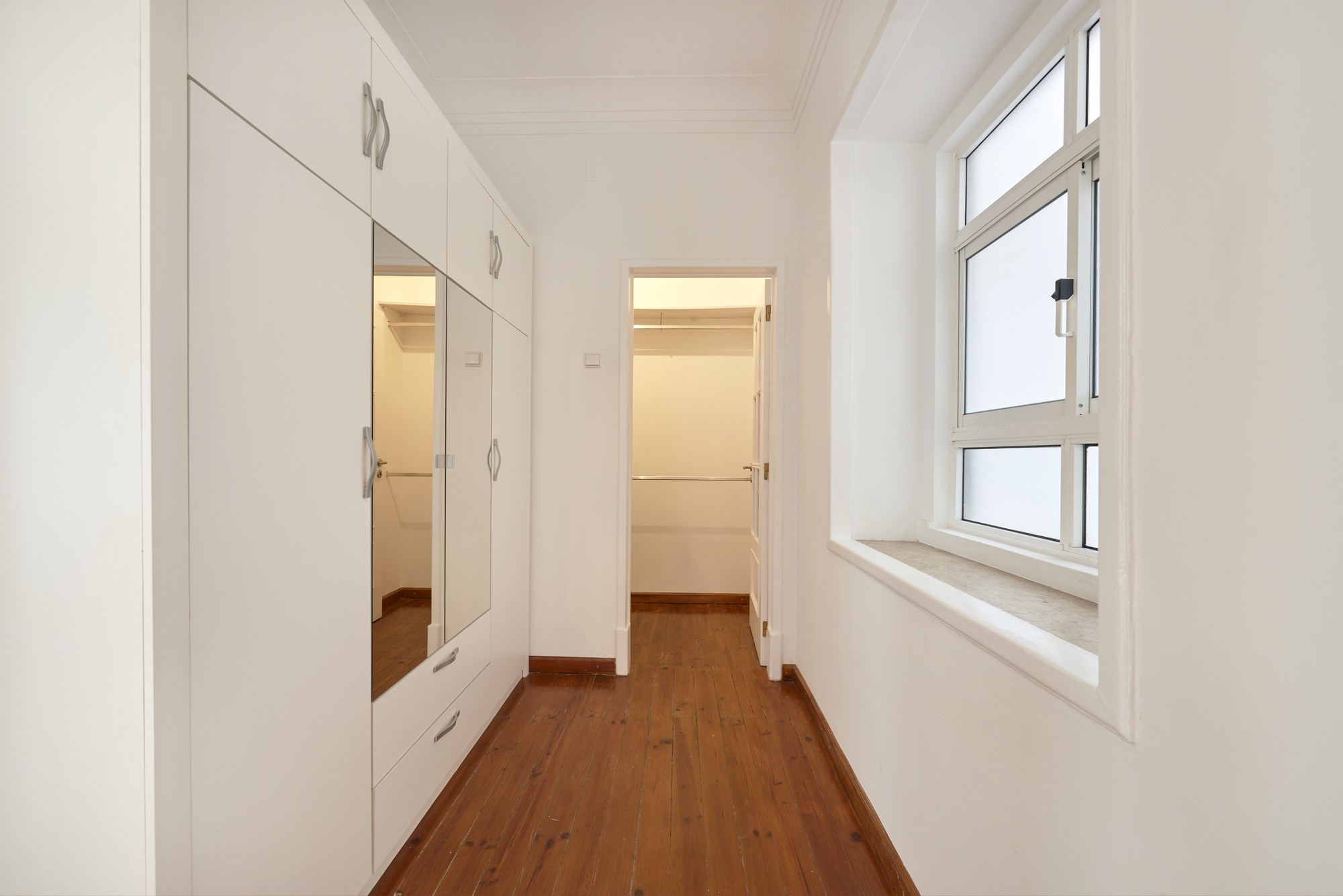 Rent Room Lisbon – Areeiro 11# – Hallway