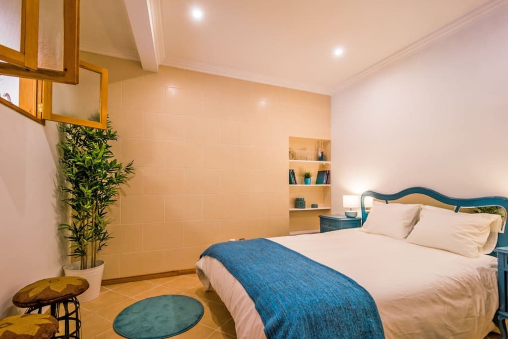 Rent Room Lisbon – Avenida 14# – Bedroom 1