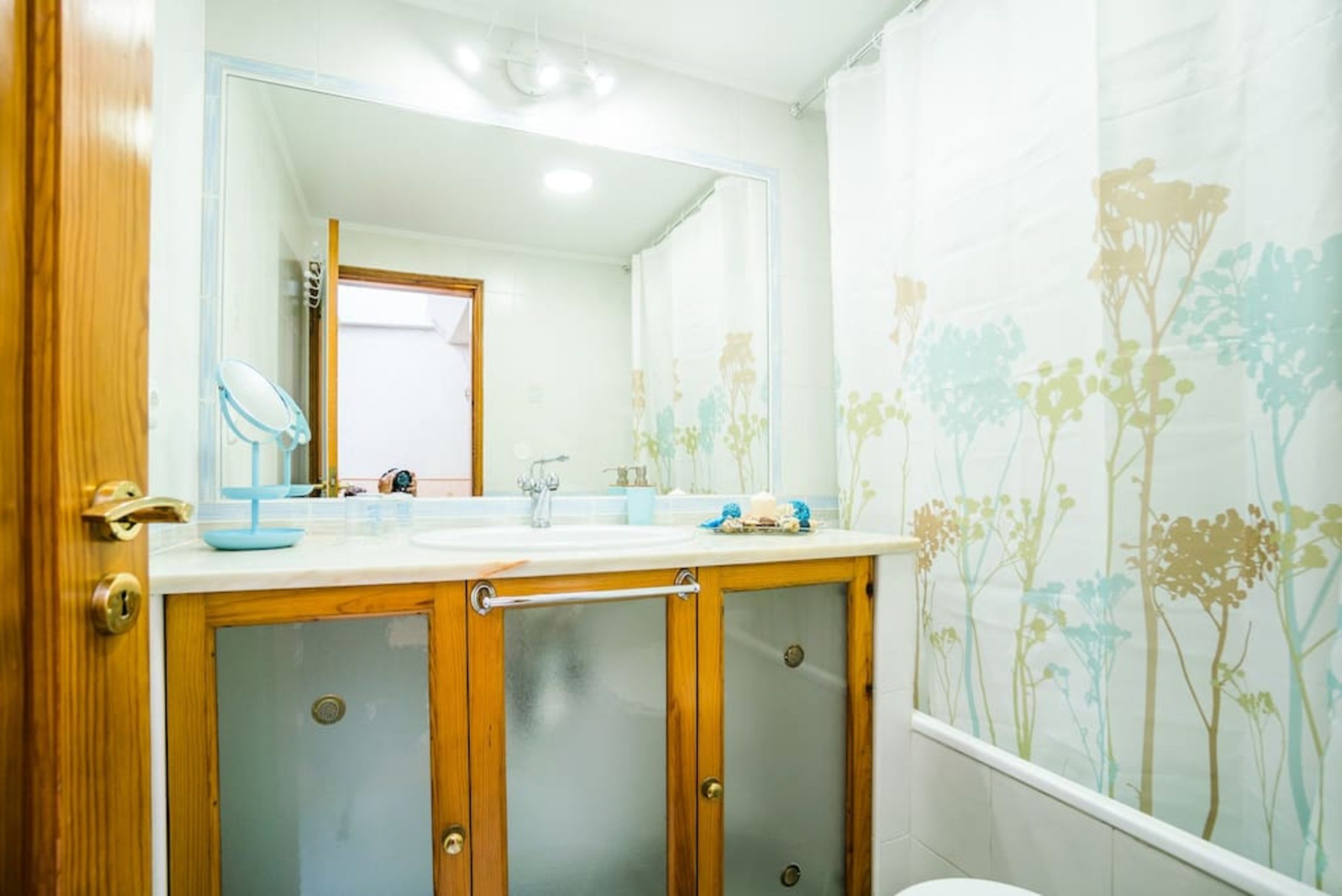 Rent Room Lisbon – Avenida 14# – Bathroom