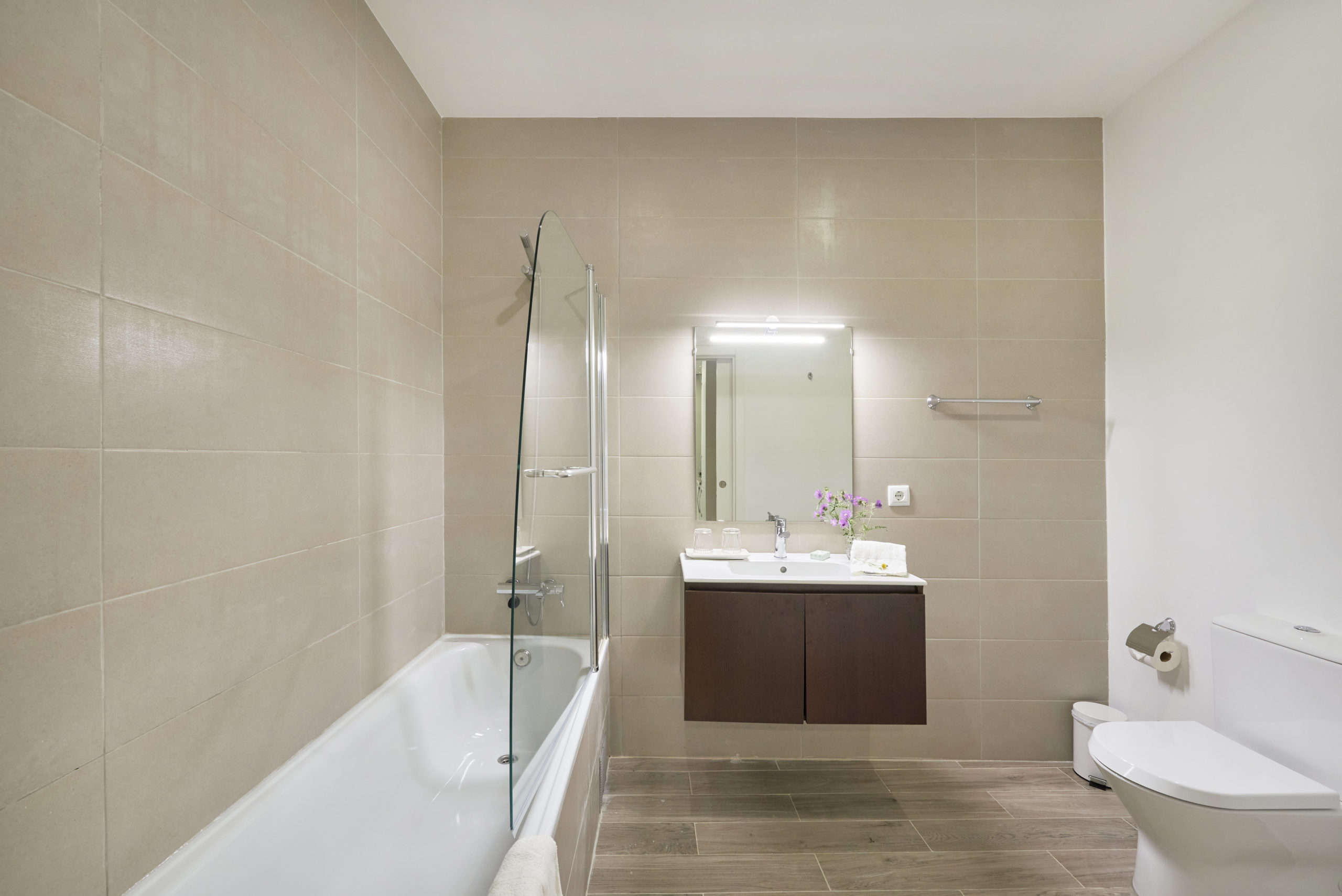 Rent Room Lisbon – Príncipe Real 18# – Bathroom