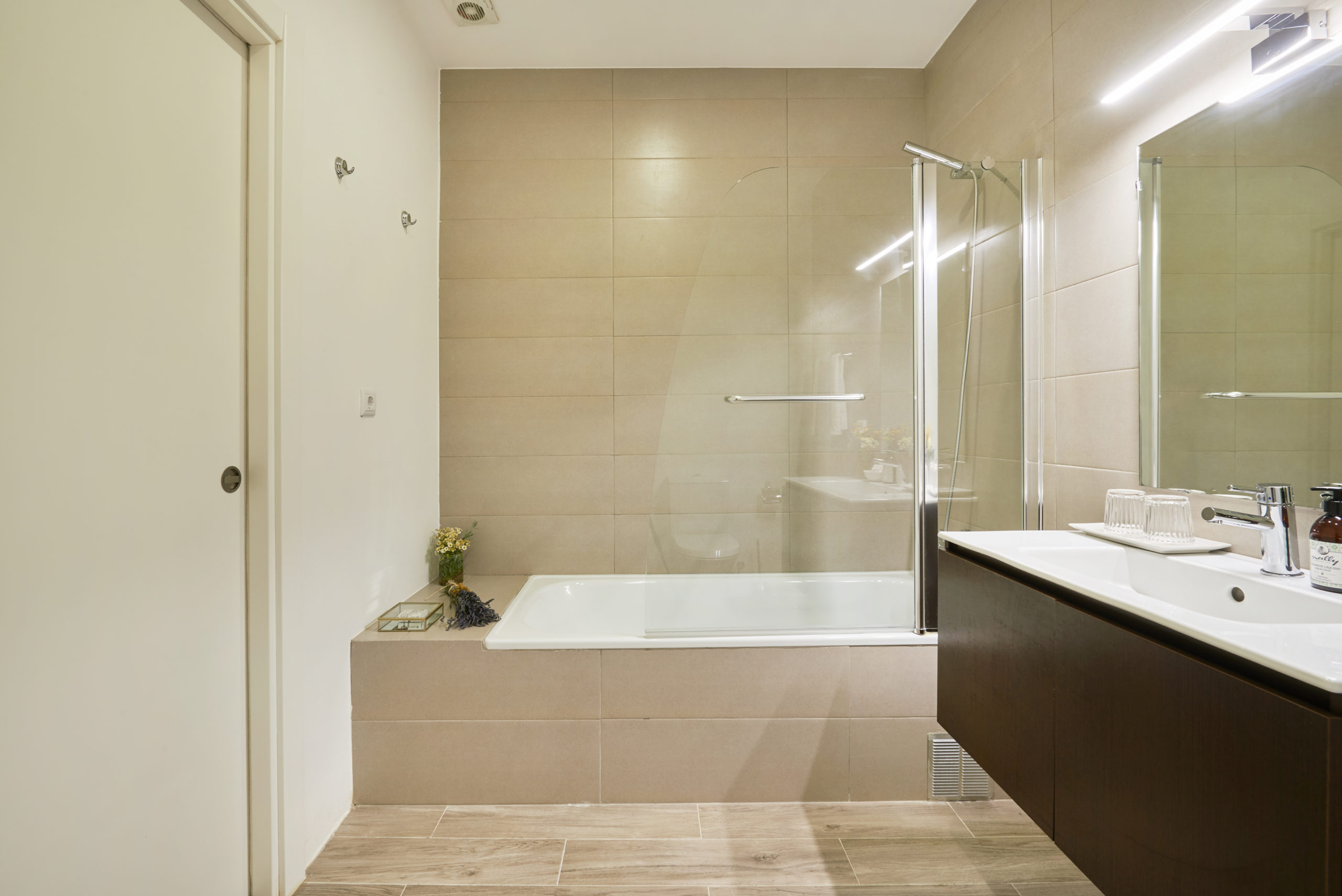 Rent Room Lisbon – Príncipe Real 19# – Bathroom