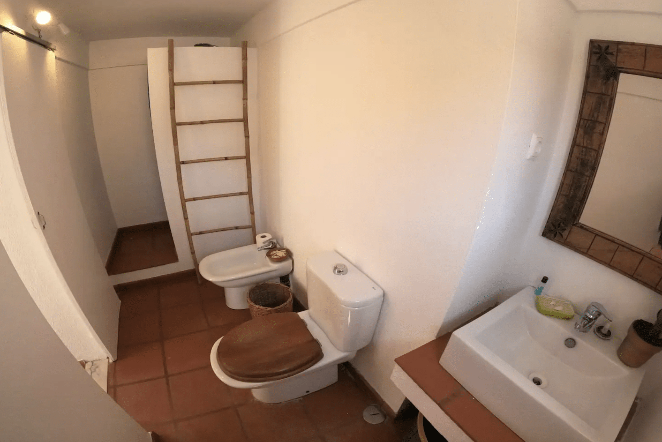 Rent Room Lisbon – Oeiras 25# – Bathroom