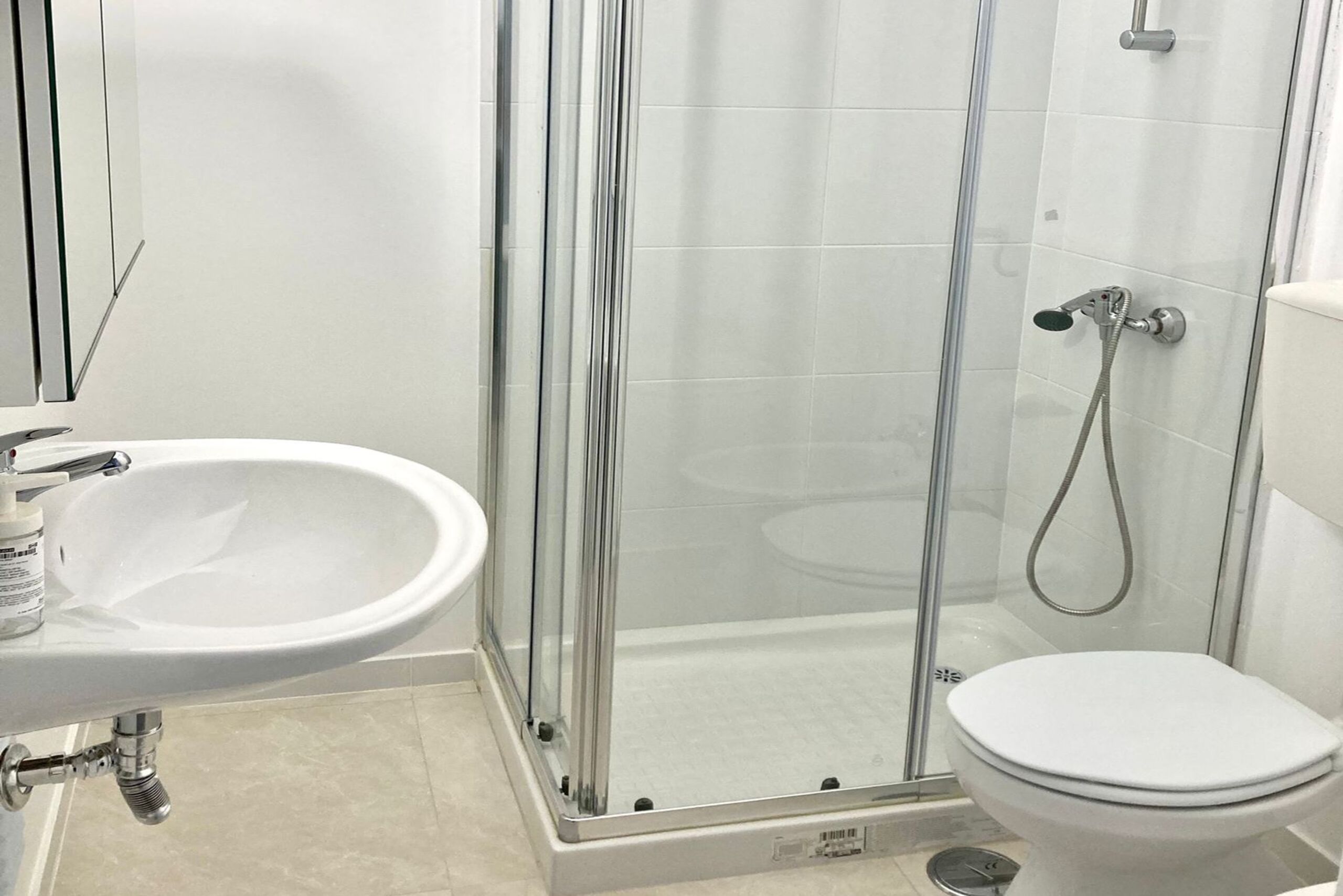 Rent Room Lisbon – Oeiras 23# – Bathroom