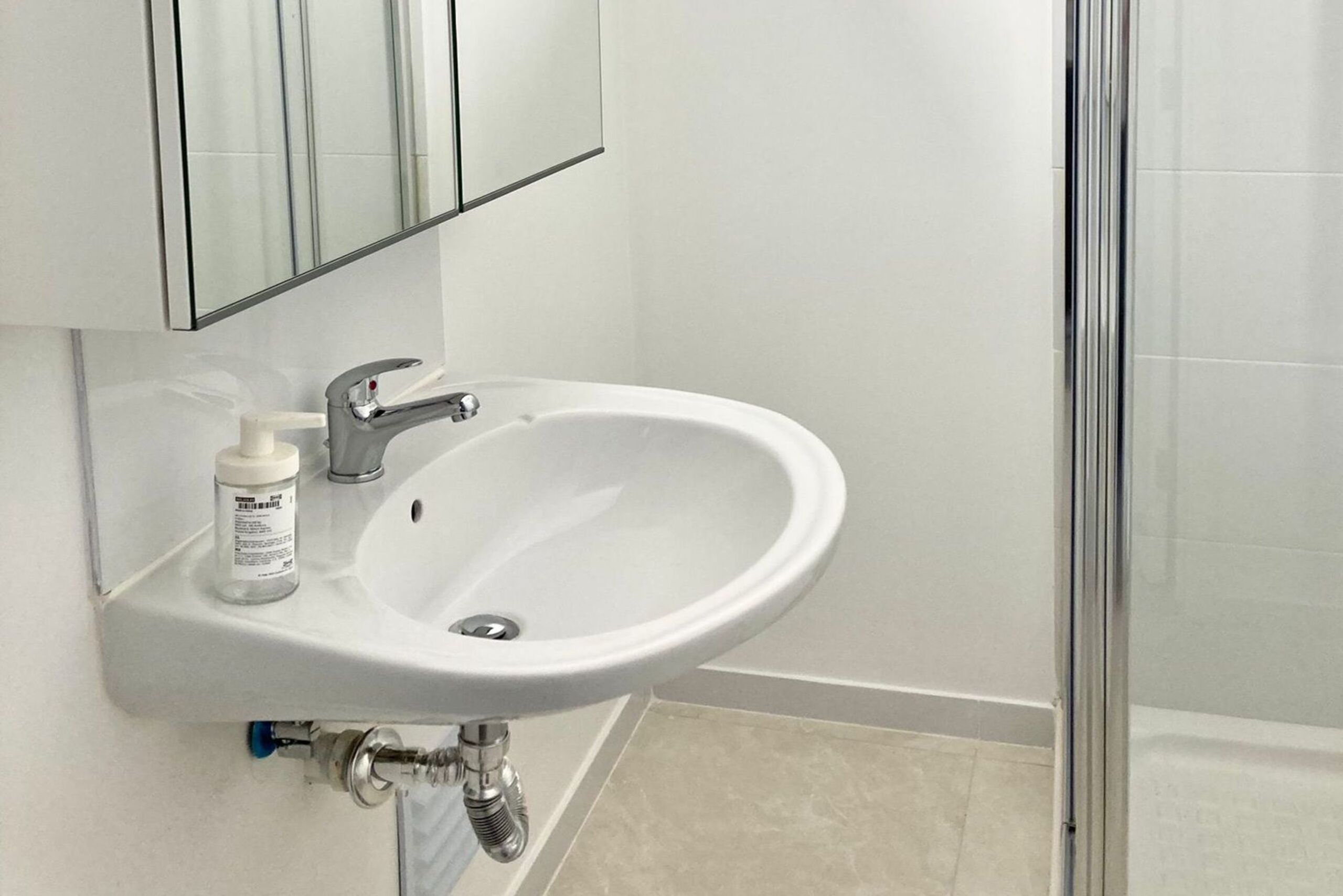 Rent Room Lisbon – Oeiras 23# – Bathroom
