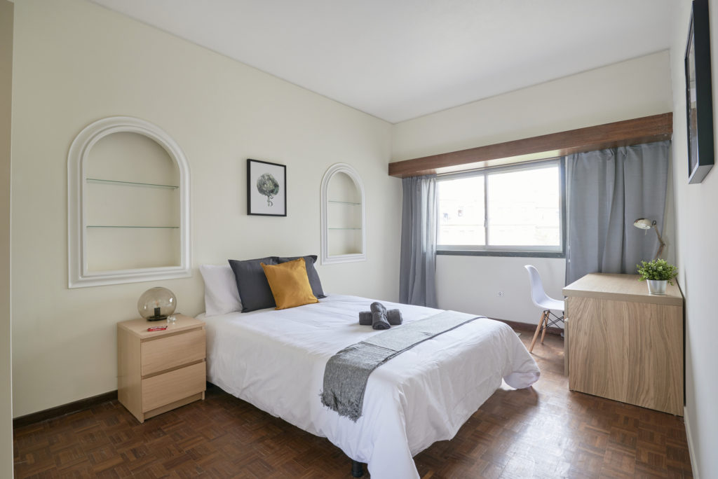 Rent Room Lisbon – Saldanha 28# – Room 2