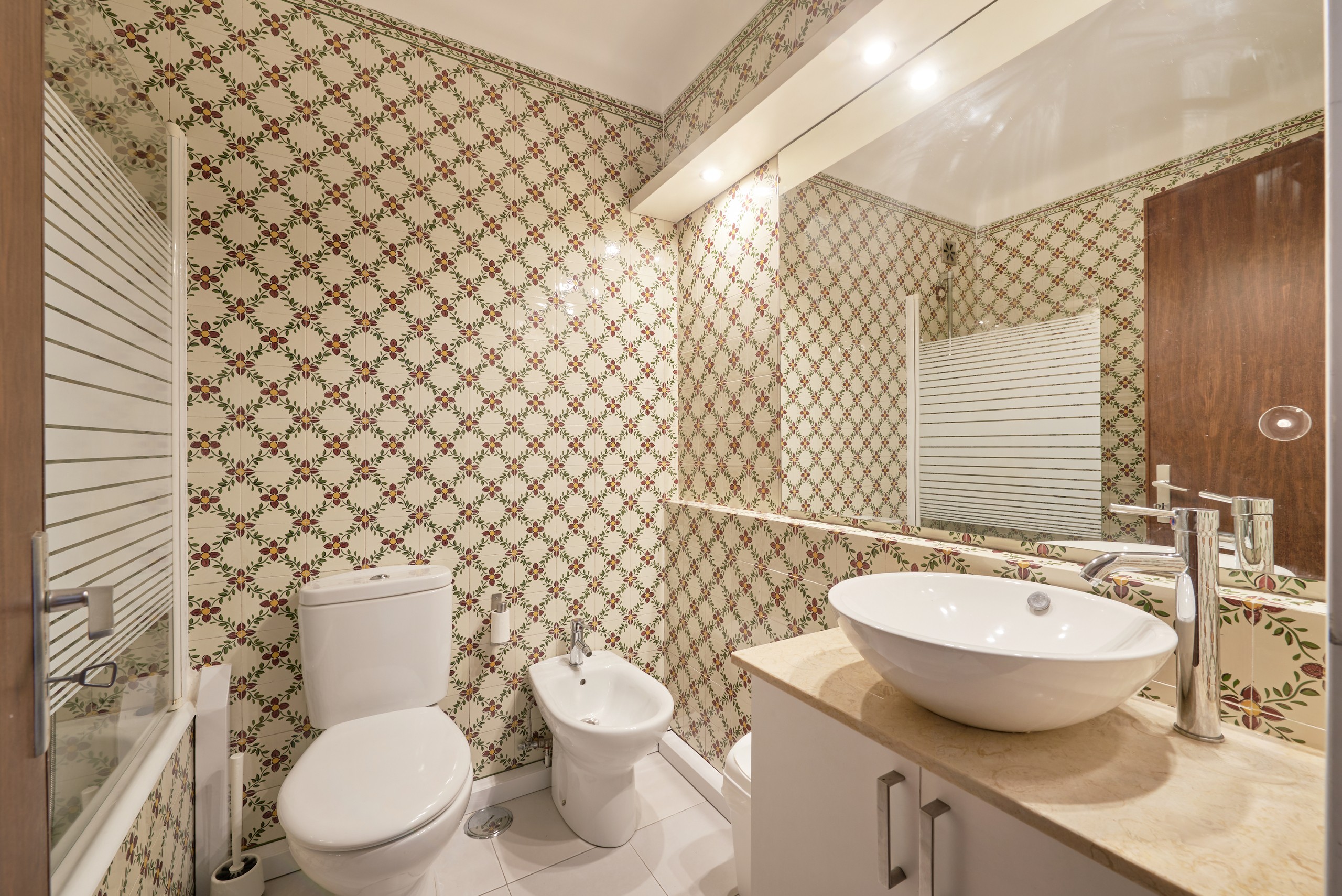 Rent Room Lisbon – Saldanha 28# – Bathroom 1