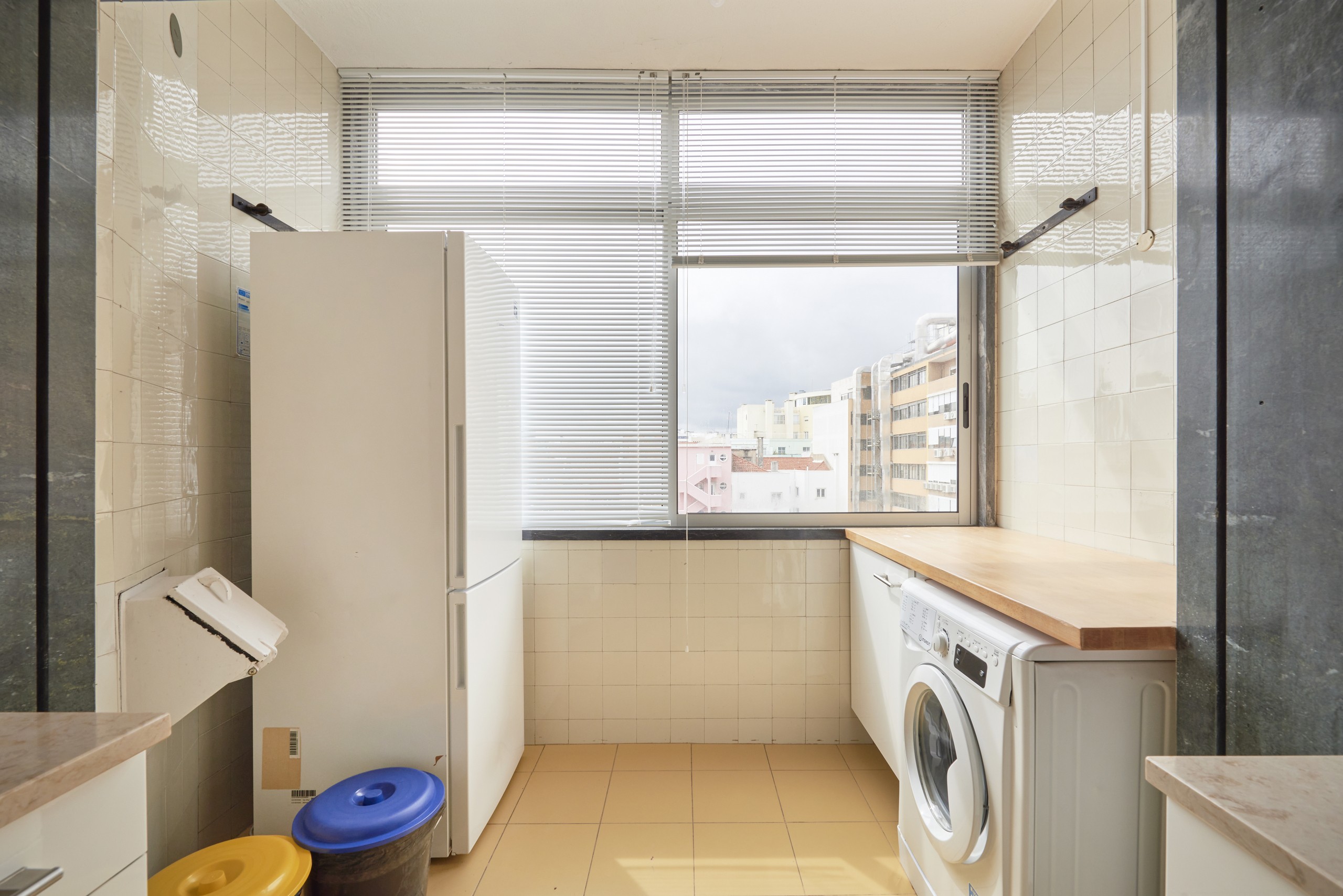 Rent Room Lisbon – Saldanha 28# – Laundry Room