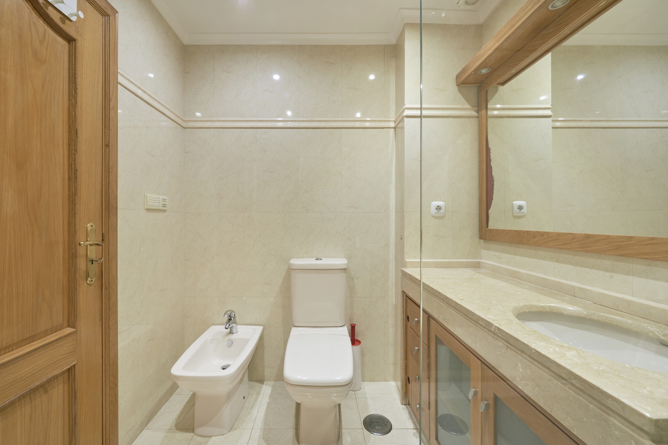 Rent Room Lisbon – Carcavelos 1# – Bathroom