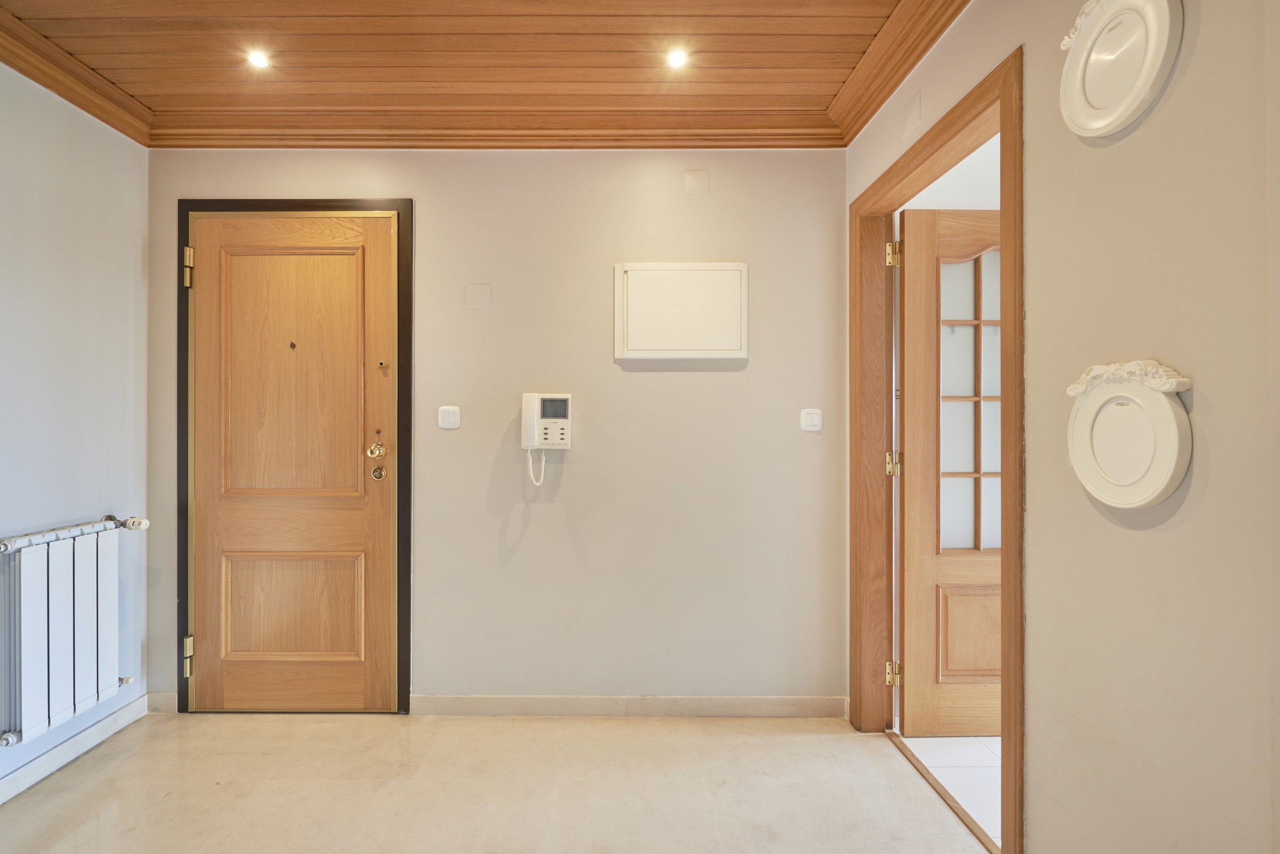 Rent Room Lisbon – Carcavelos 1# – Hallway
