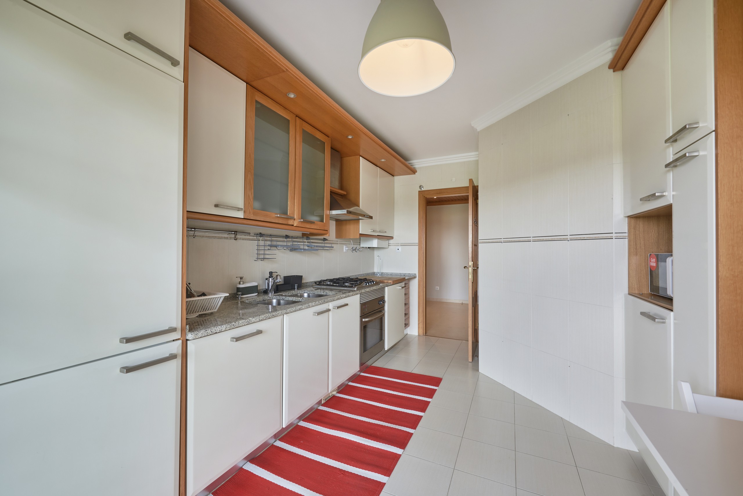 Rent Room Lisbon – Carcavelos 1# – Kitchen