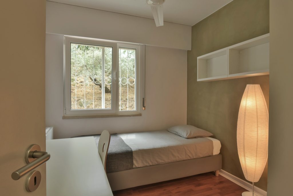 Rent Room Lisbon – Carcavelos 26# – Room 1