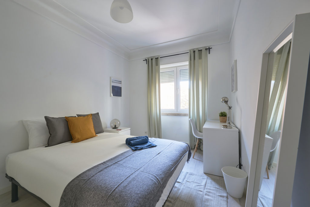 Rent Room Lisbon – Roma 8# – Room 2