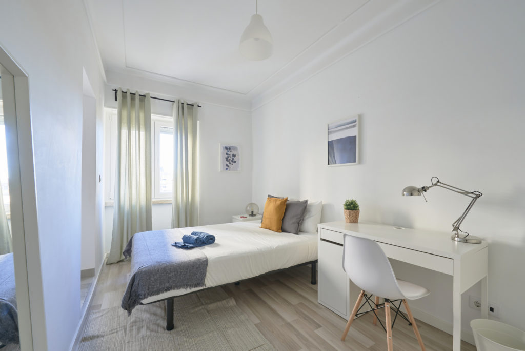 Rent Room Lisbon – Roma 8# – Room 3