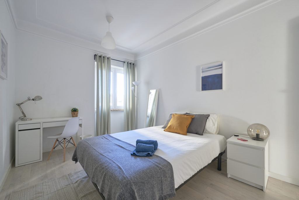 Rent Room Lisbon – Roma 8# – Room 4
