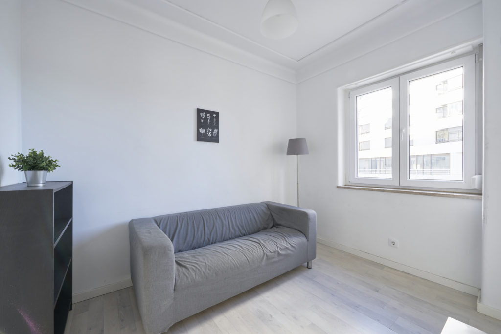 Rent Room Lisbon – Roma 8# – Living Room