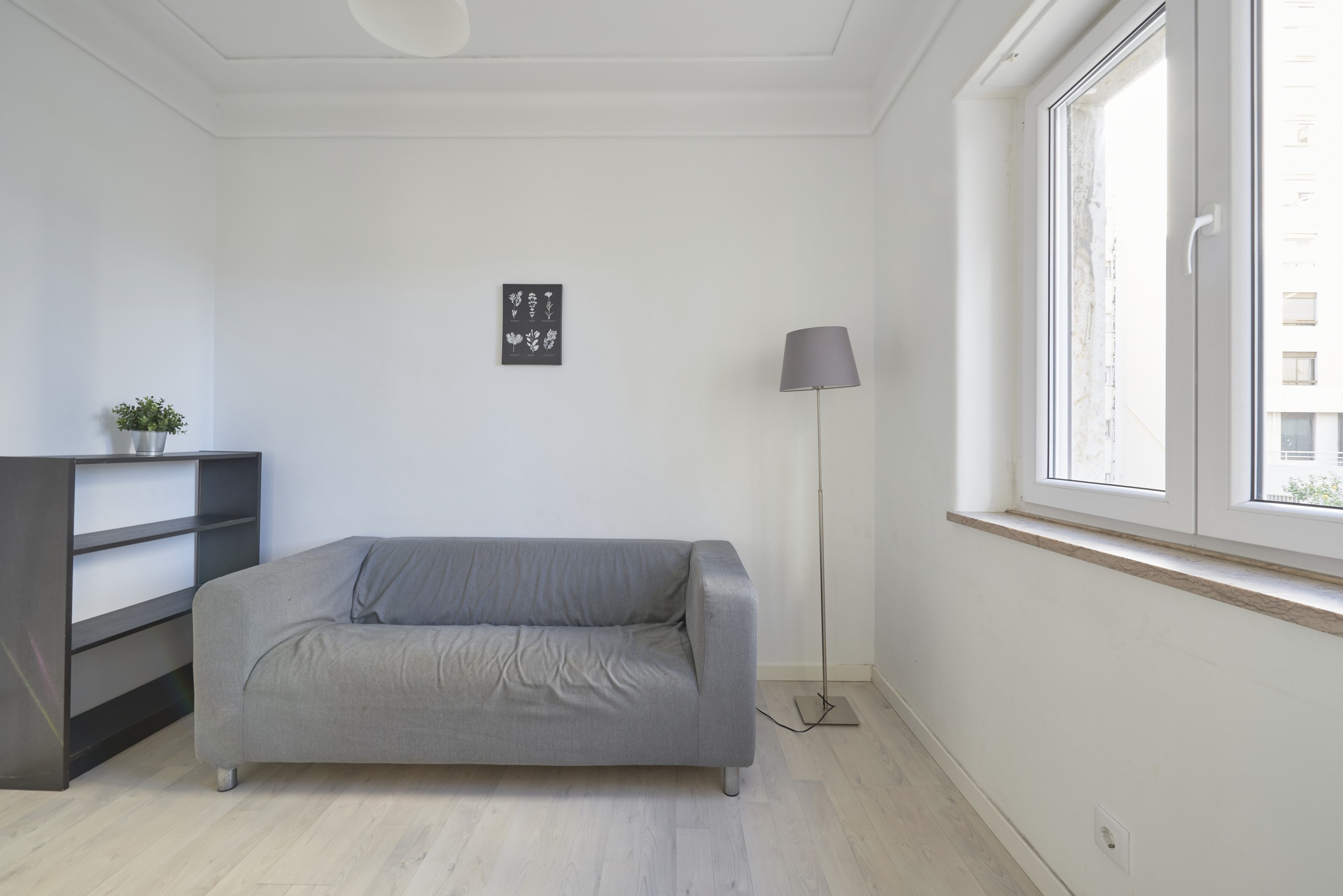 Rent Room Lisbon – Roma 8# – Living Room