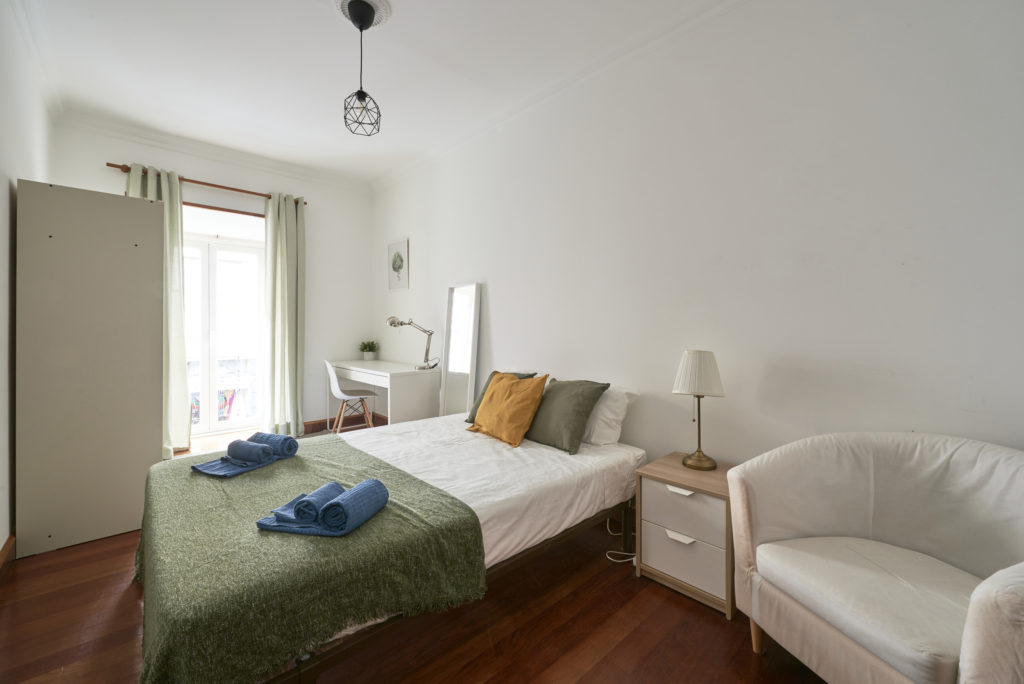 Rent Room Lisbon – Rato 30# – Room 4