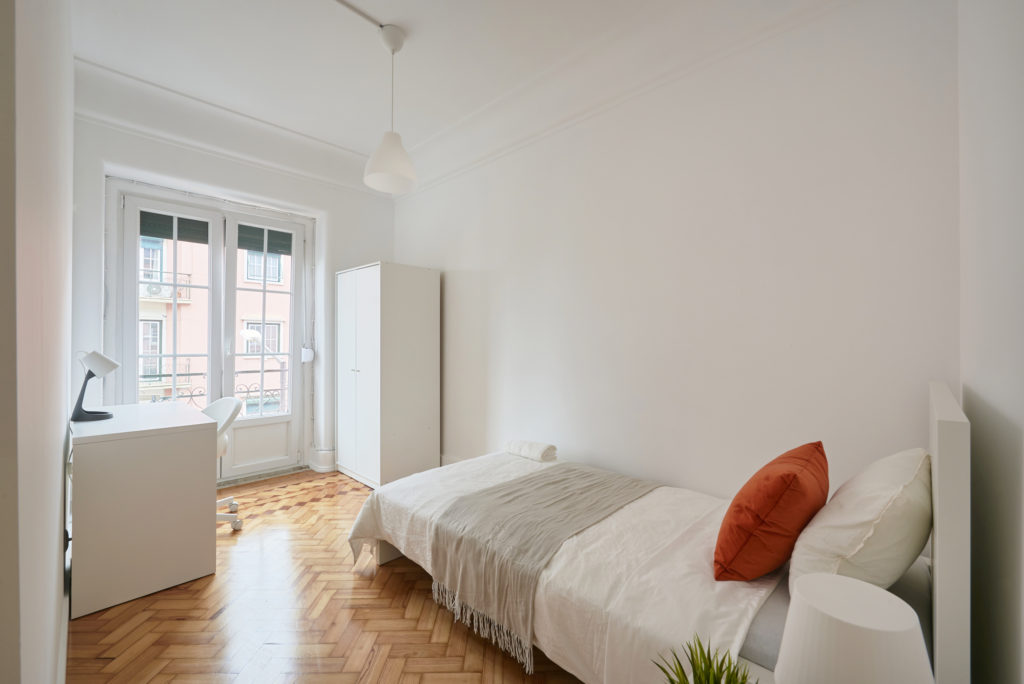 Rent Room Lisbon – Rato 32# – Bedroom 3