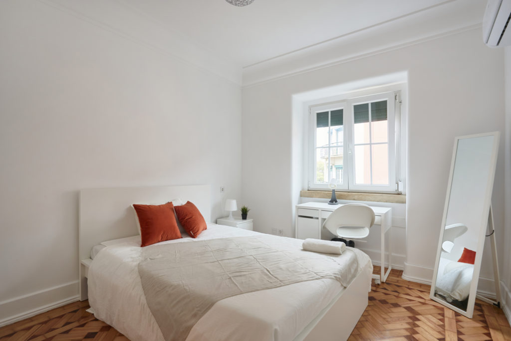 Rent Room Lisbon – Rato 32# – Bedroom 1