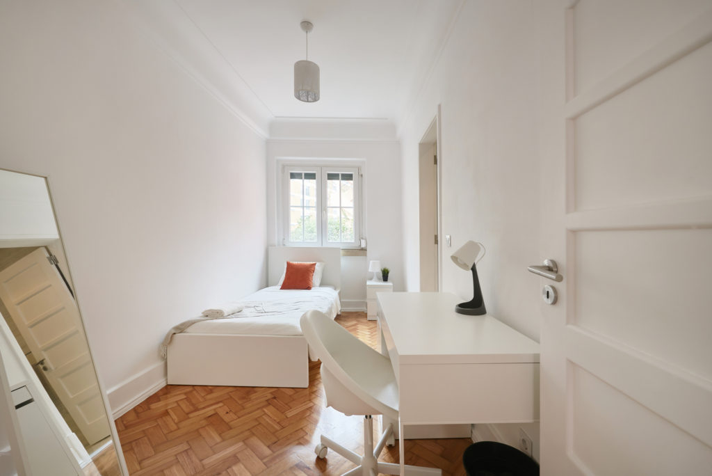 Rent Room Lisbon – Rato 32# – Bedroom 6