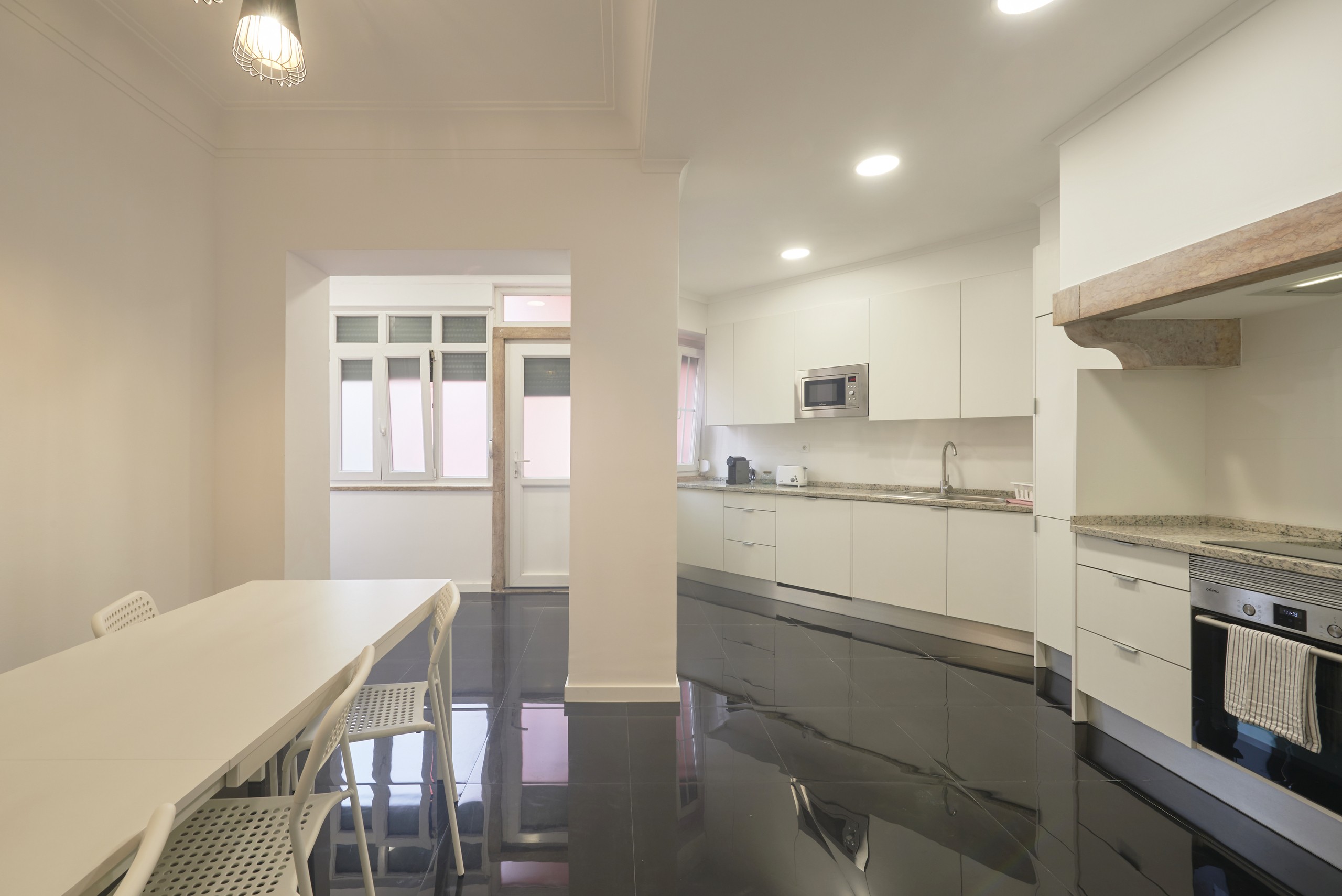 Rent Room Lisbon – Rato 32# – Kitchen