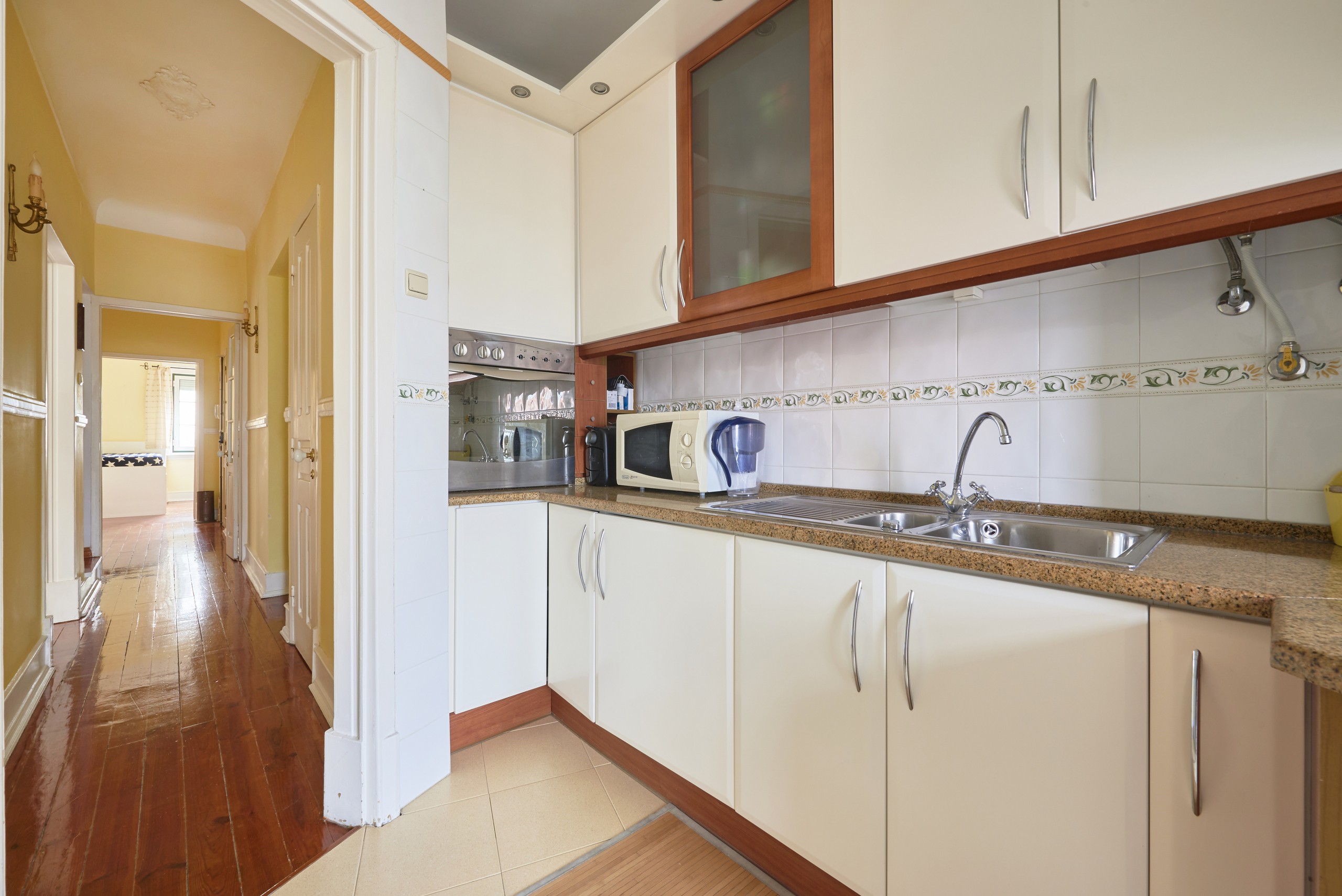 Rent Room Lisbon – Campo de Ourique 33# – Kitchen