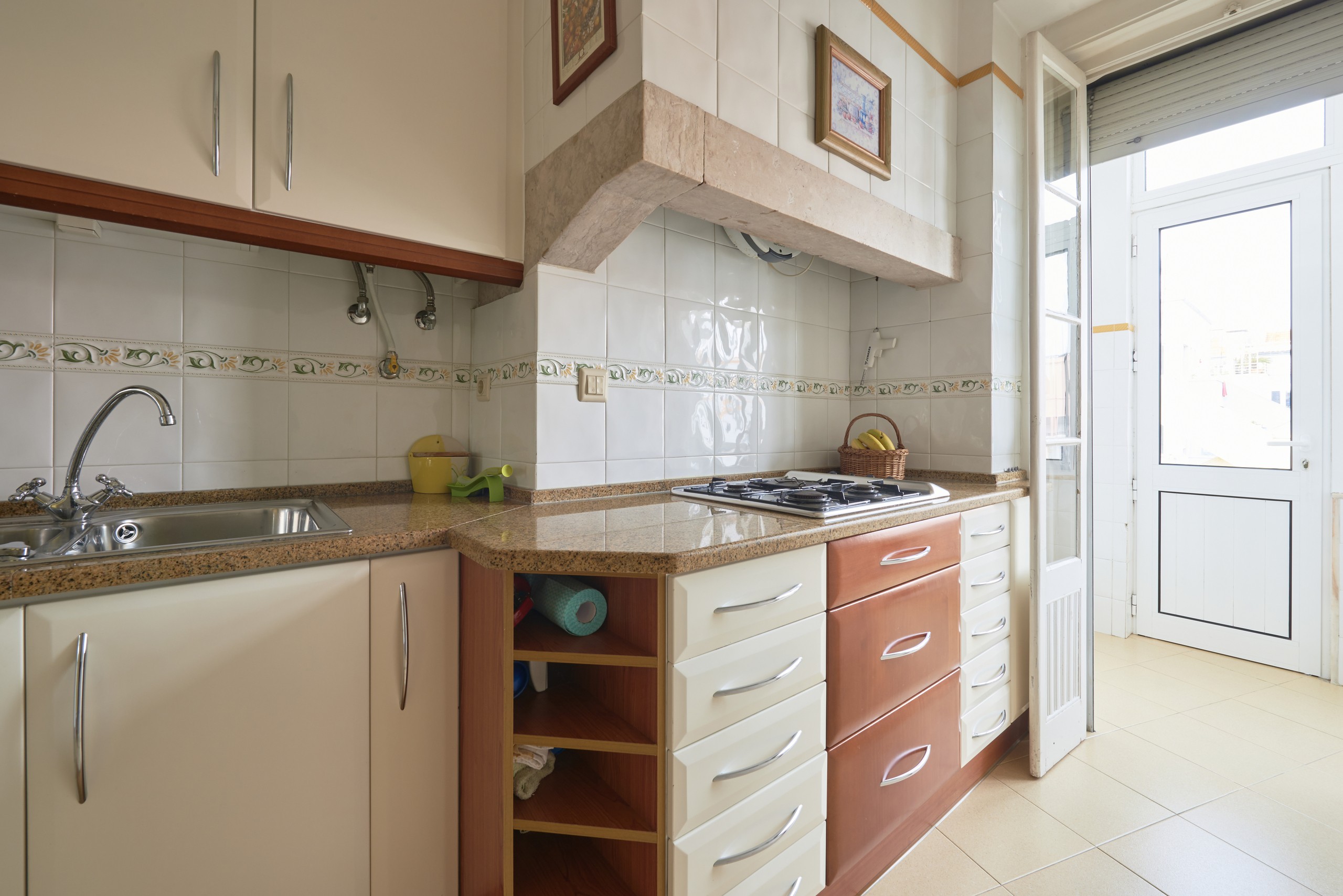 Rent Room Lisbon – Campo de Ourique 33# – Kitchen