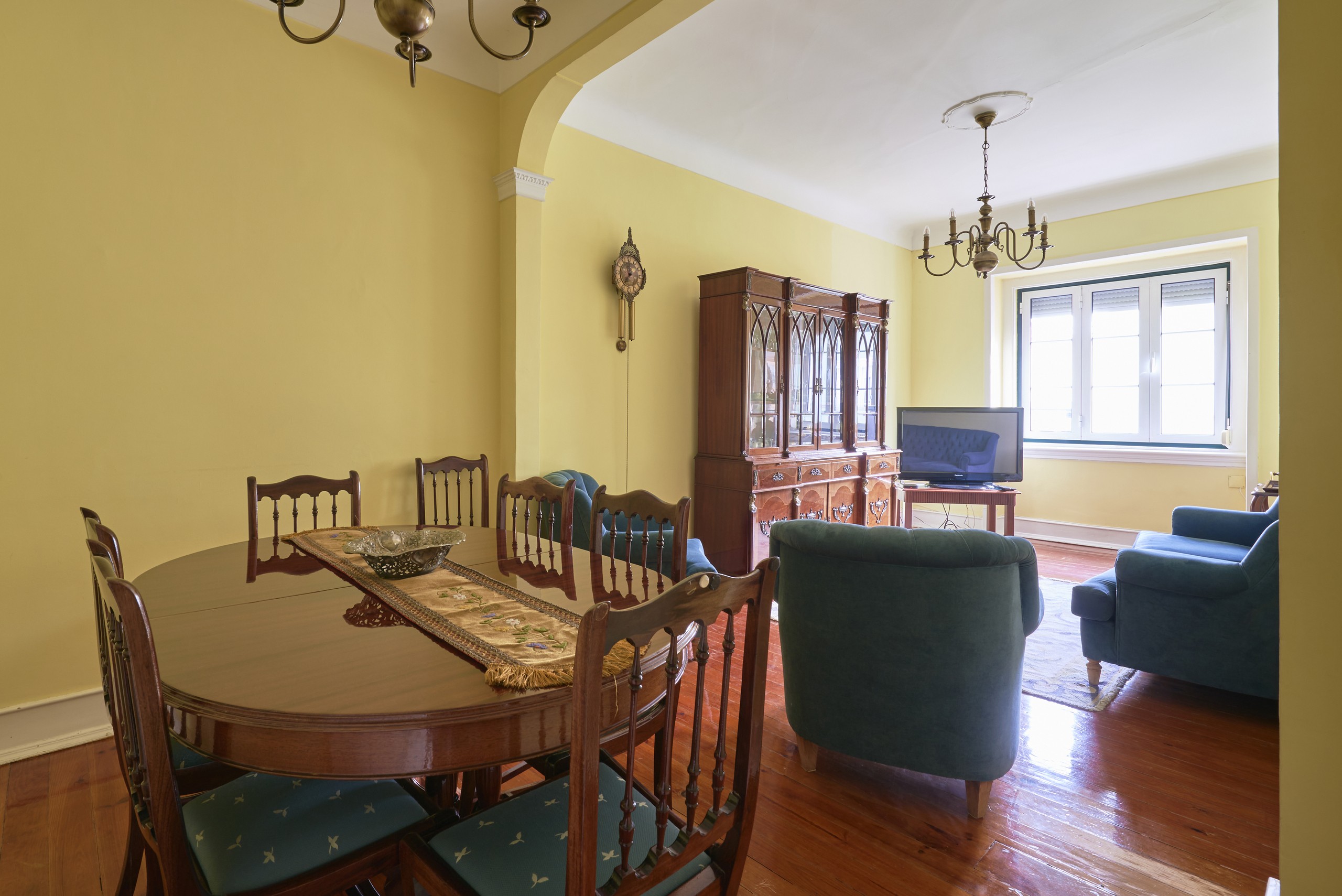 Rent Room Lisbon – Campo de Ourique 33# – Dining Room