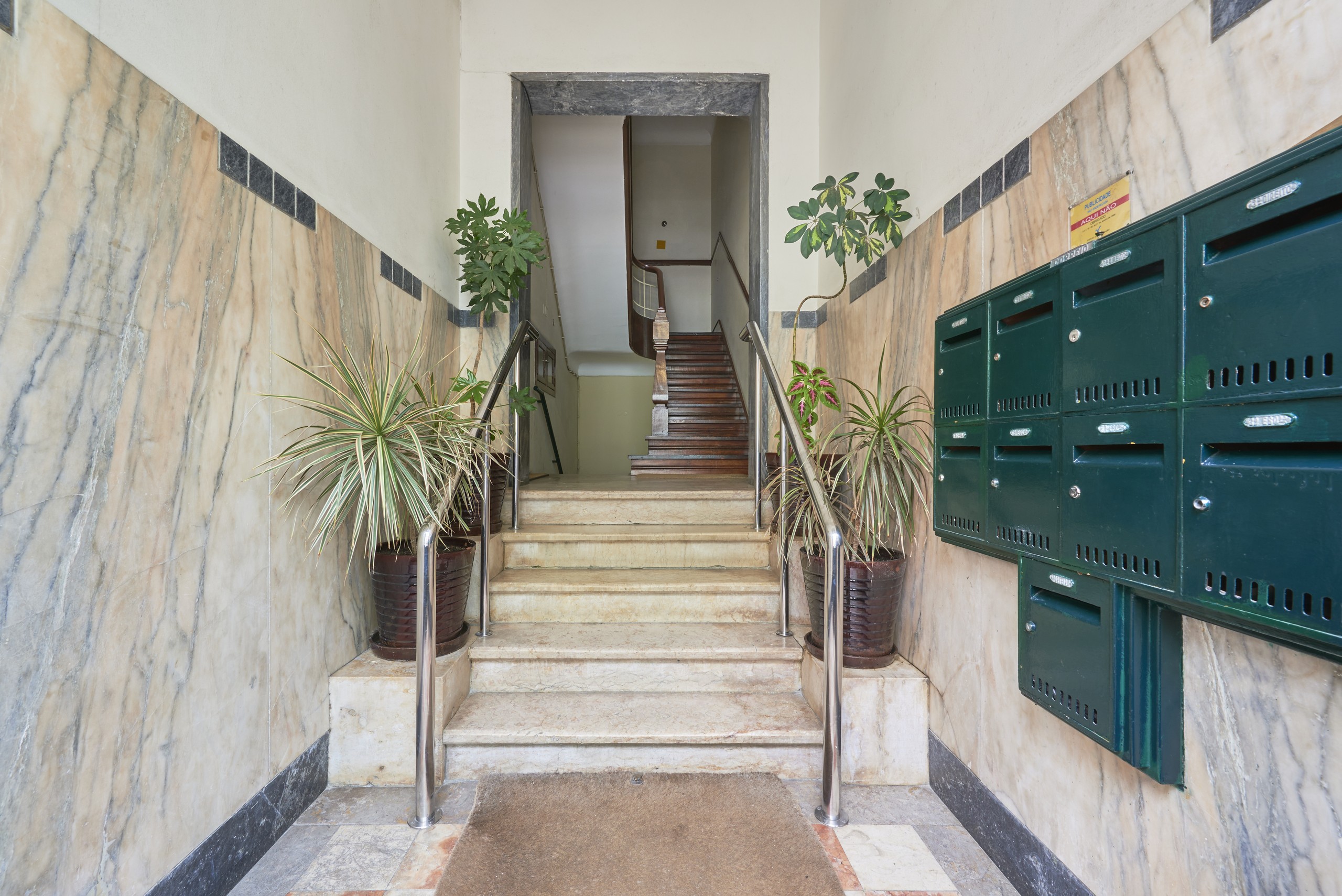 Rent Room Lisbon – Campo de Ourique 33# – Building