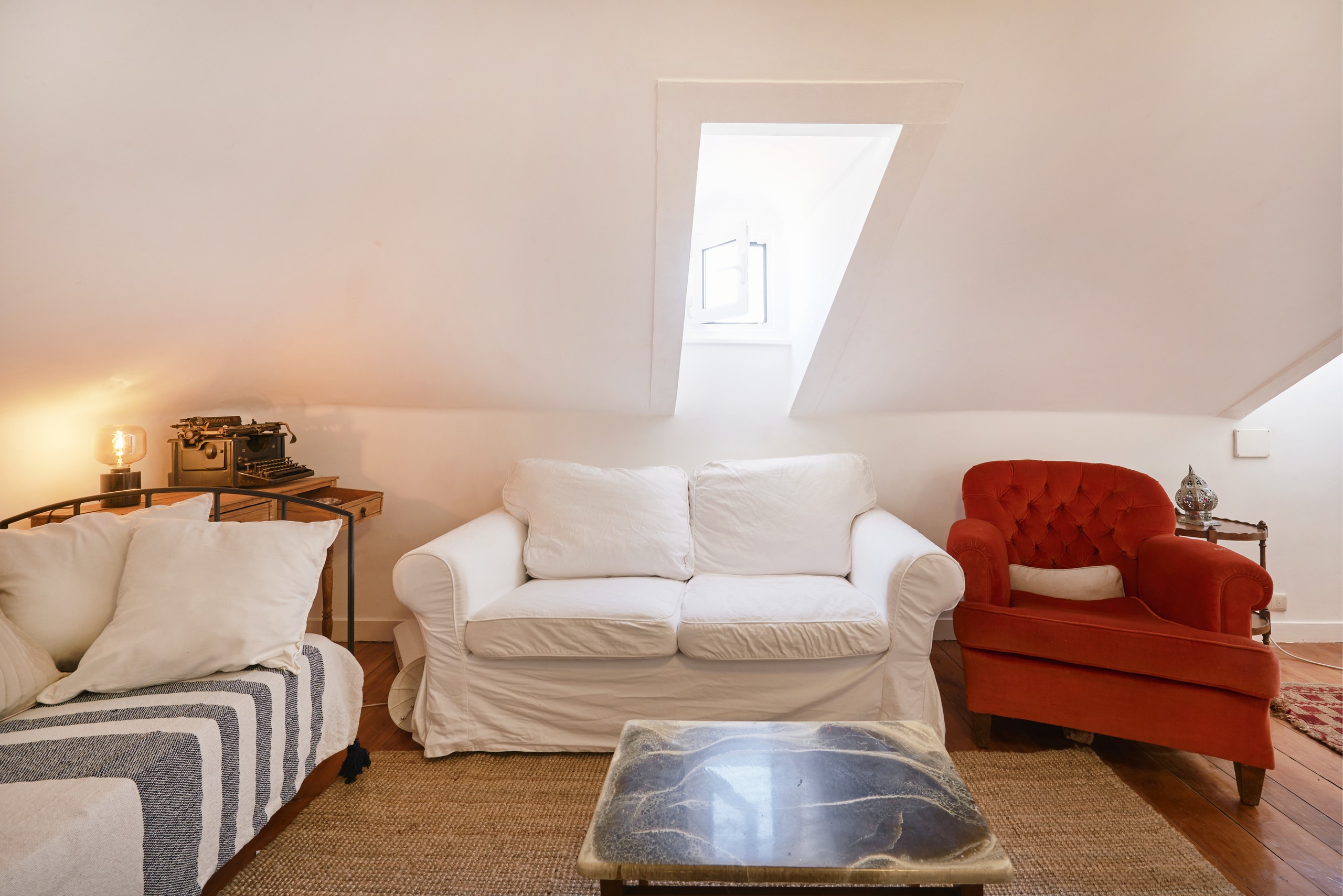 Rent Room Lisbon – Cais do Sodré 9# – Living Room