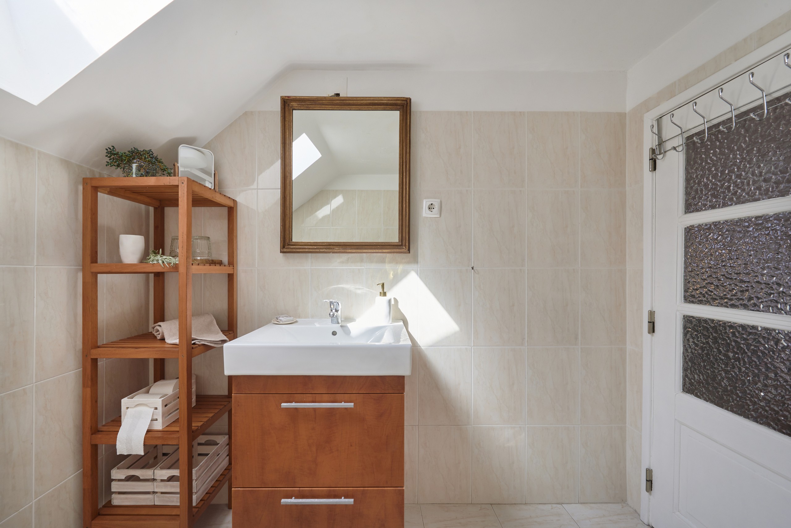 Rent Room Lisbon – Cais do Sodré 9# – Bathroom