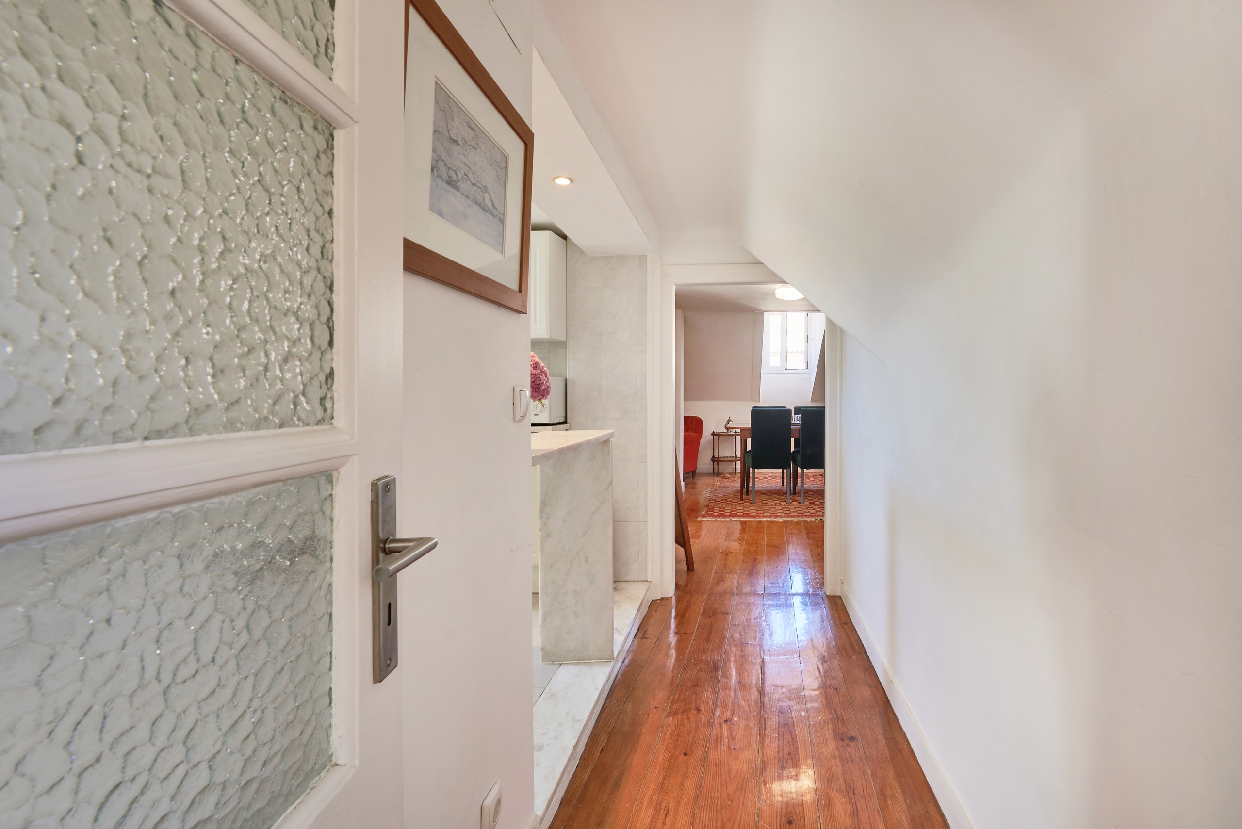 Rent Room Lisbon – Cais do Sodré 9# – Hallway