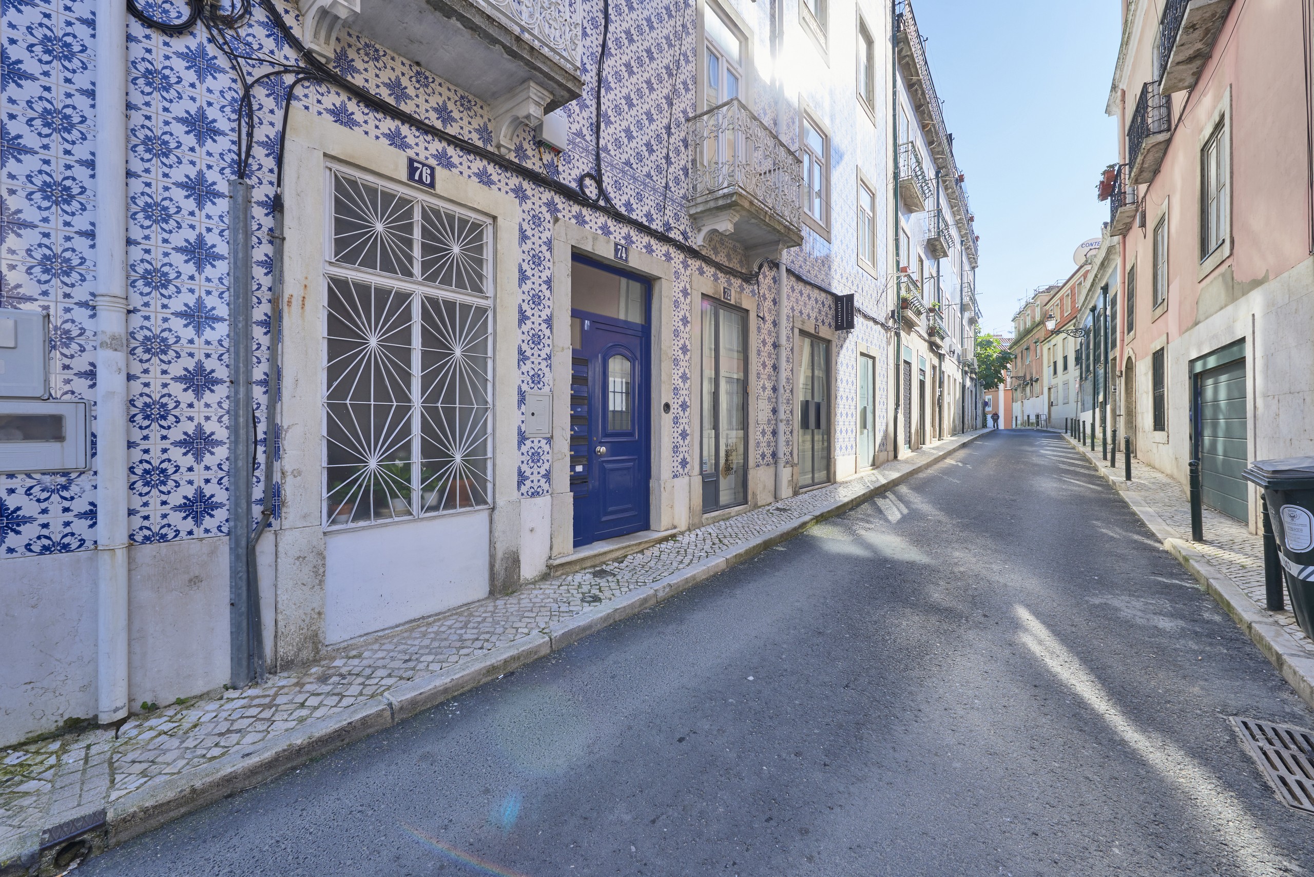 Rent Room Lisbon – Avenida 1# – Outside