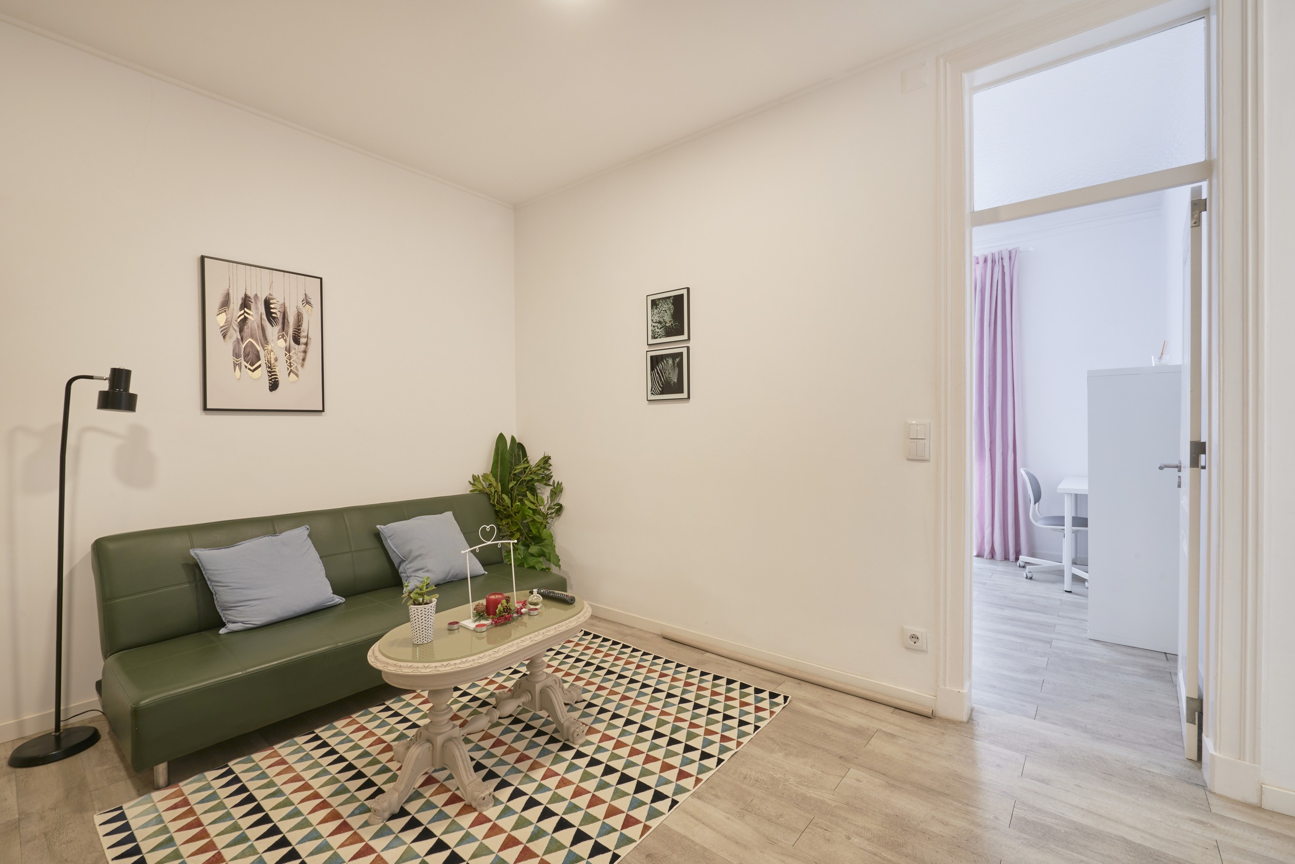 Rent Room Lisbon – Avenida 1# – Living Room