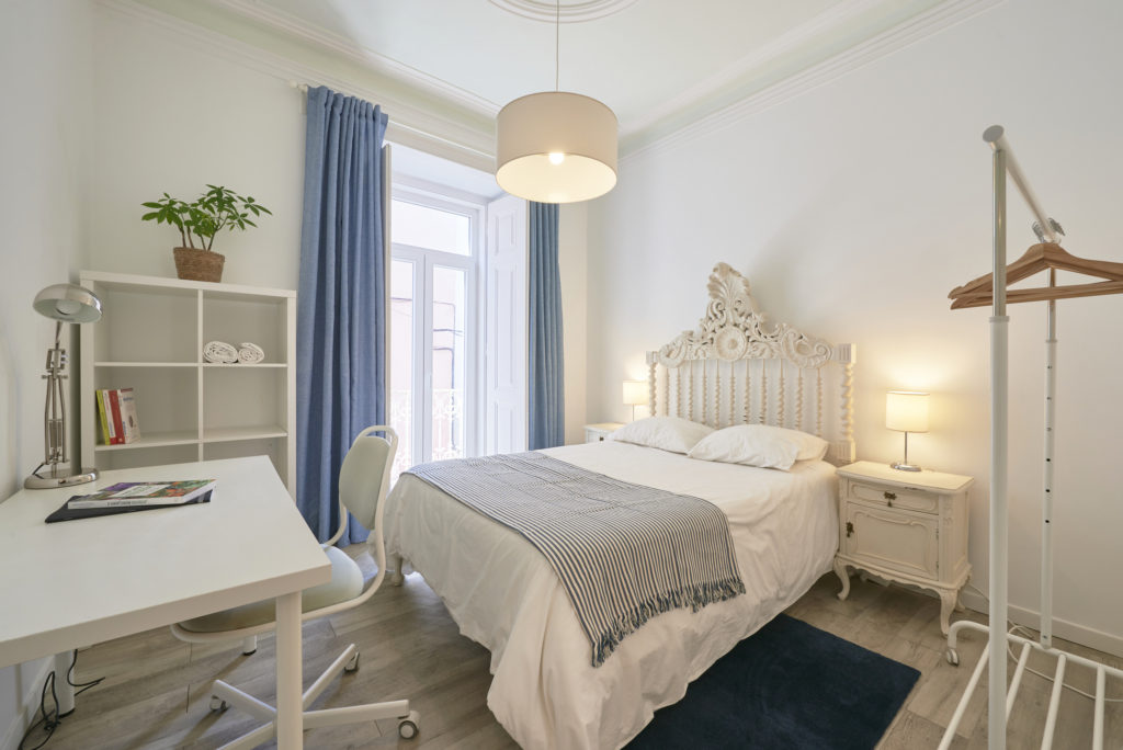 Rent Room Lisbon – Avenida 1# – Room 1